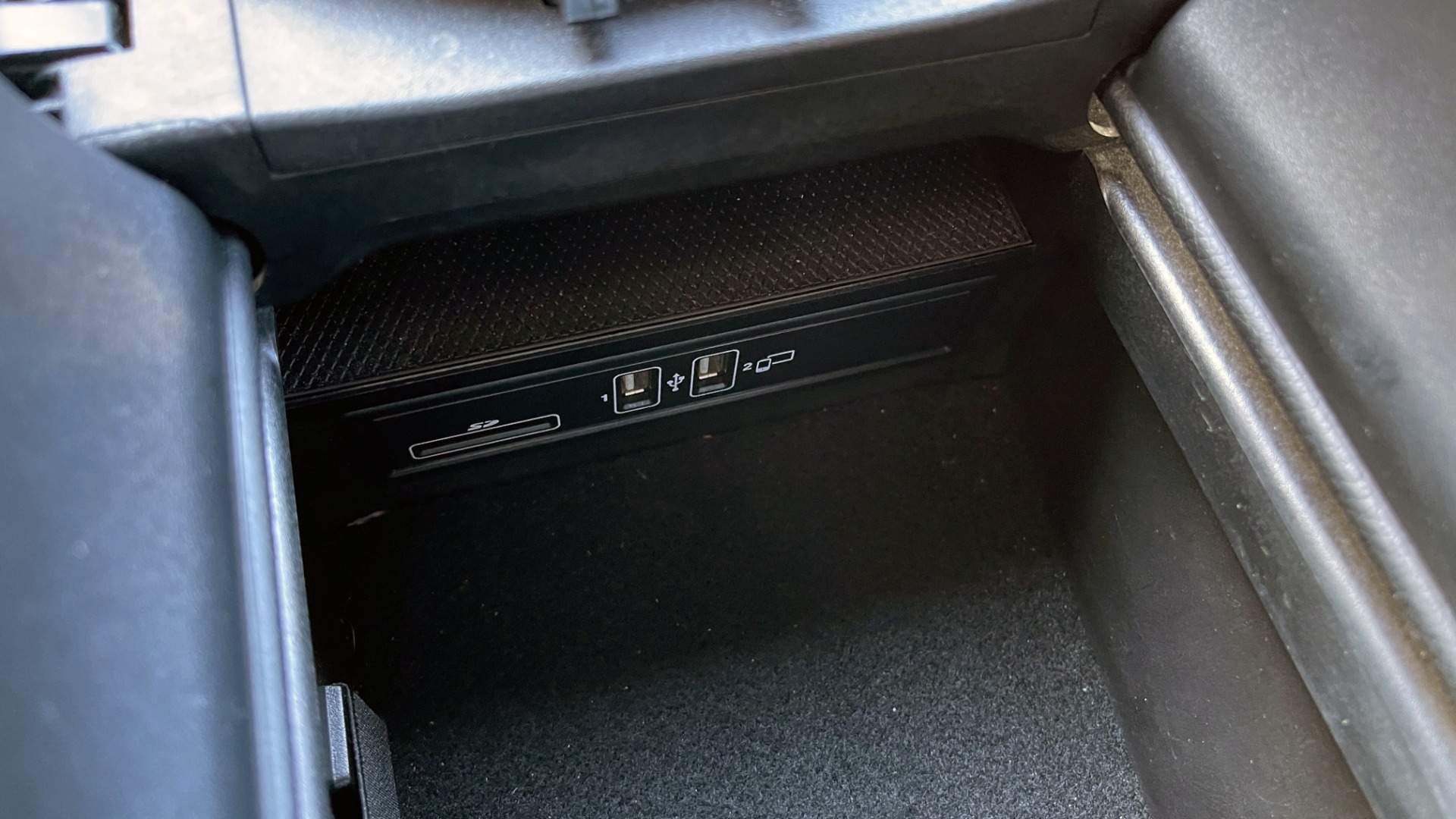 Used 2018 Mercedes-Benz C-CLASS C 300 4MATIC PREMIUM / SMARTPHONE INTEG / PANO-ROOF / REARVIEW for sale $30,195 at Formula Imports in Charlotte NC 28227 40