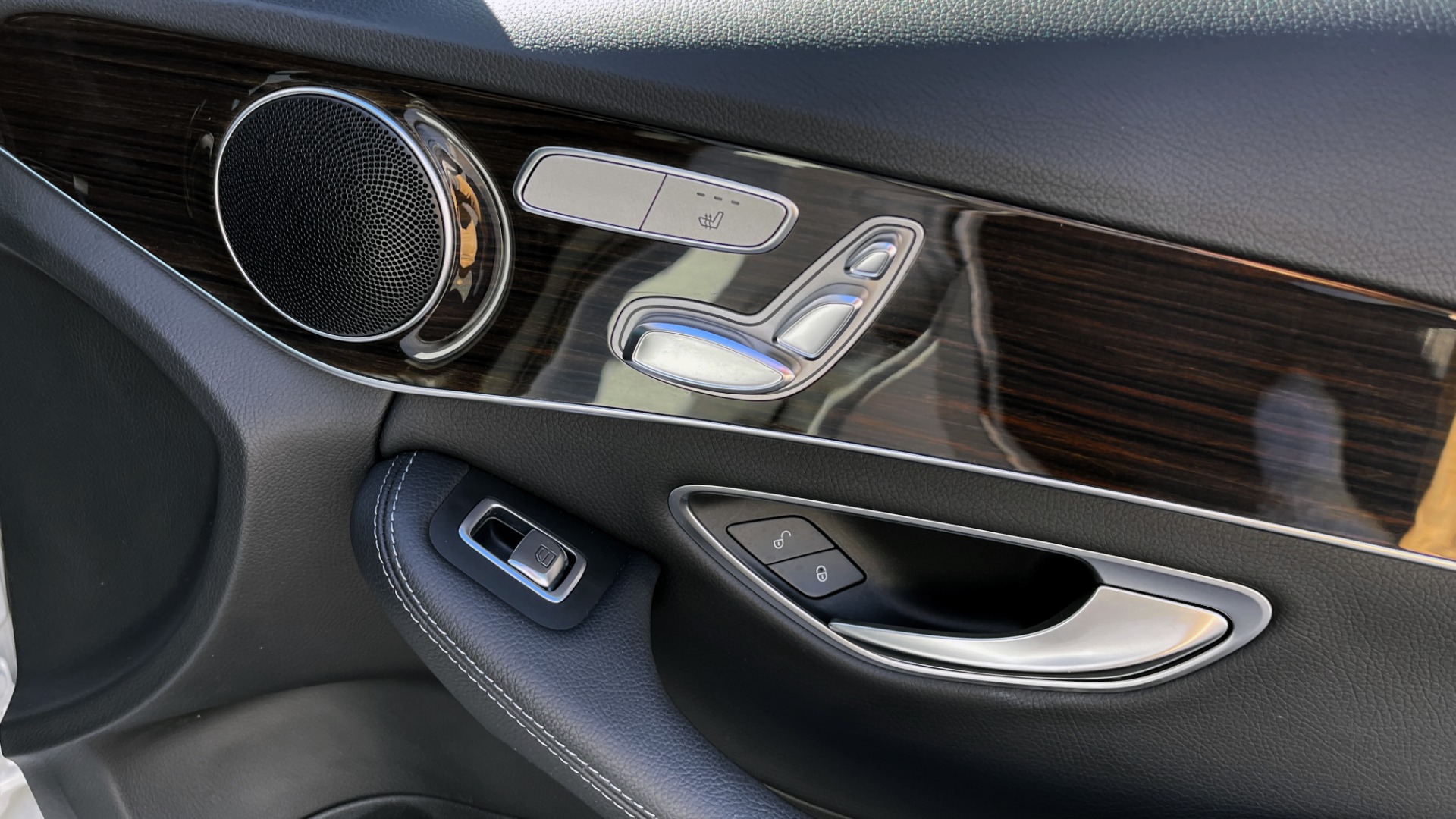 Used 2018 Mercedes-Benz C-CLASS C 300 4MATIC PREMIUM / SMARTPHONE INTEG / PANO-ROOF / REARVIEW for sale $30,195 at Formula Imports in Charlotte NC 28227 54