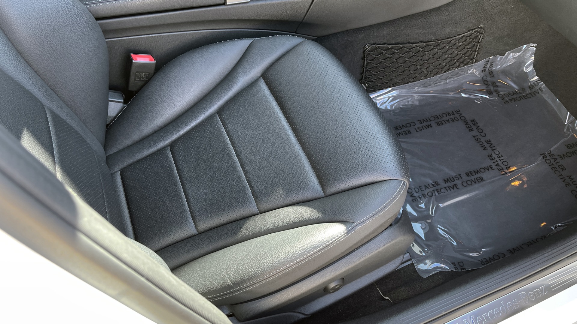 Used 2018 Mercedes-Benz C-CLASS C 300 4MATIC PREMIUM / SMARTPHONE INTEG / PANO-ROOF / REARVIEW for sale $30,195 at Formula Imports in Charlotte NC 28227 57