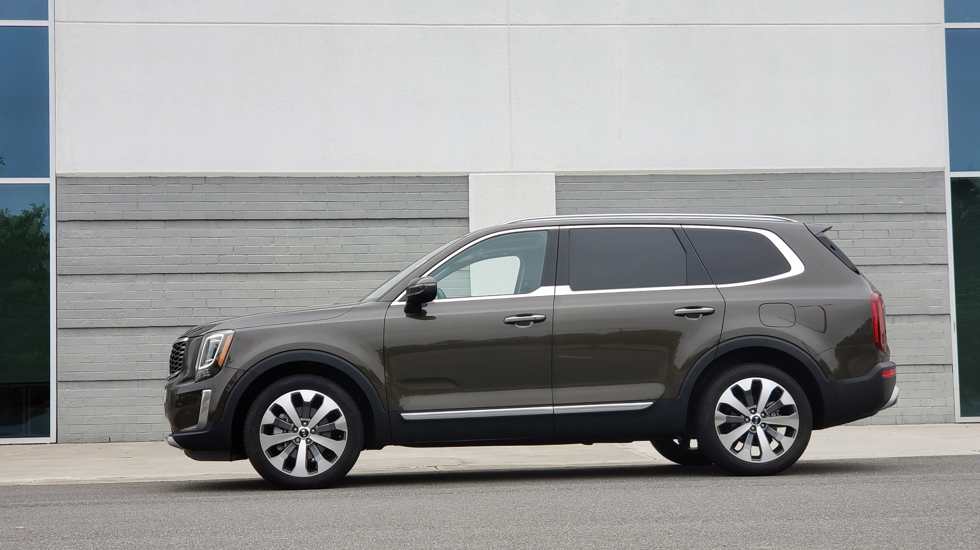 Used 2020 Kia Telluride S for sale Sold at Formula Imports in Charlotte NC 28227 4