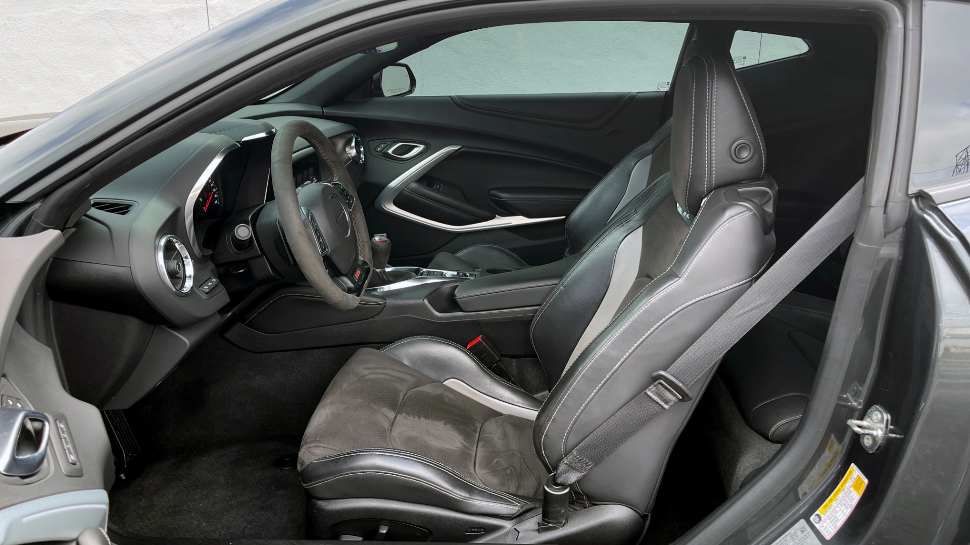 Used 2018 Chevrolet CAMARO 2SS / 6.2L V8 / MANUAL / 1LE TRACK PKG / NAV / BOSE / REARVIEW for sale Sold at Formula Imports in Charlotte NC 28227 28