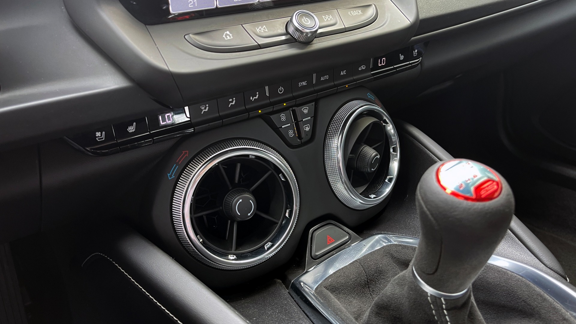 Used 2018 Chevrolet CAMARO 2SS / 6.2L V8 / MANUAL / 1LE TRACK PKG / NAV / BOSE / REARVIEW for sale Sold at Formula Imports in Charlotte NC 28227 44