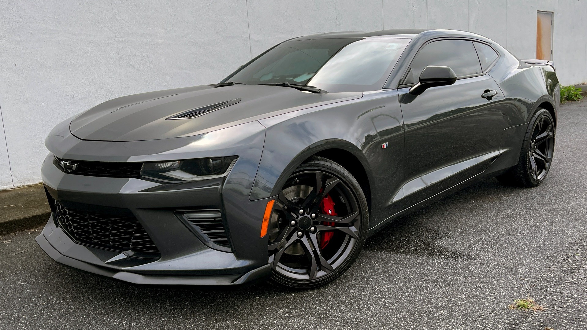Used 2018 Chevrolet CAMARO 2SS / 6.2L V8 / MANUAL / 1LE TRACK PKG / NAV / BOSE / REARVIEW for sale Sold at Formula Imports in Charlotte NC 28227 1