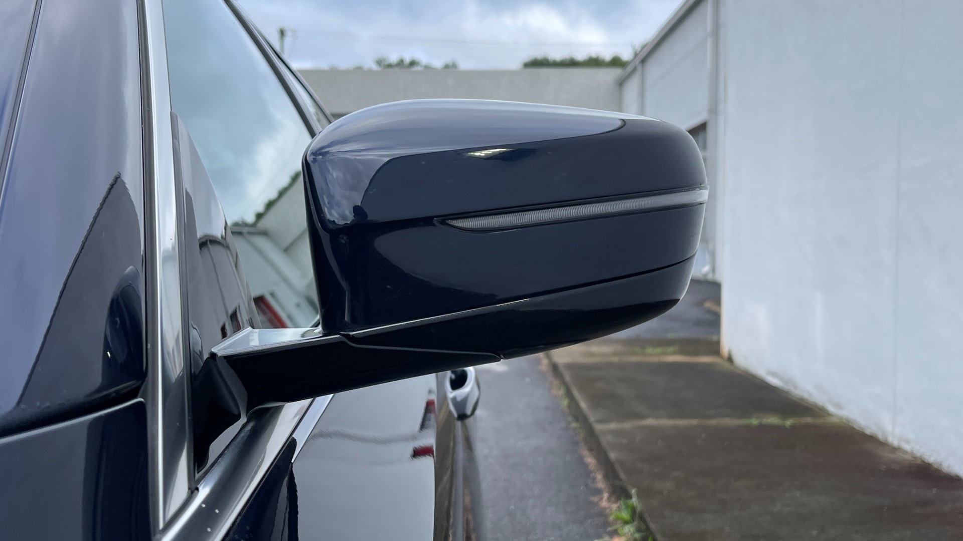 Used 2019 BMW 5 SERIES 530I XDRIVE / CONV PKG / NAV / HUD / HTD STS / SUNROOF / REARVIEW for sale Sold at Formula Imports in Charlotte NC 28227 23