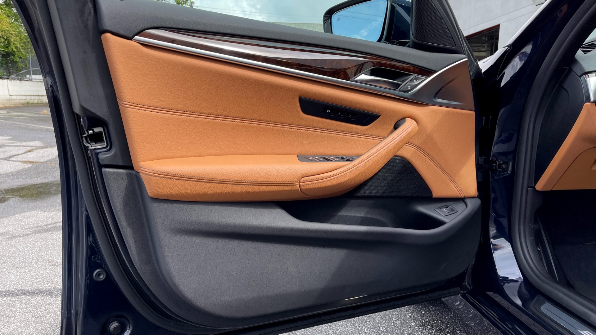 Used 2019 BMW 5 SERIES 530I XDRIVE / CONV PKG / NAV / HUD / HTD STS / SUNROOF / REARVIEW for sale Sold at Formula Imports in Charlotte NC 28227 25