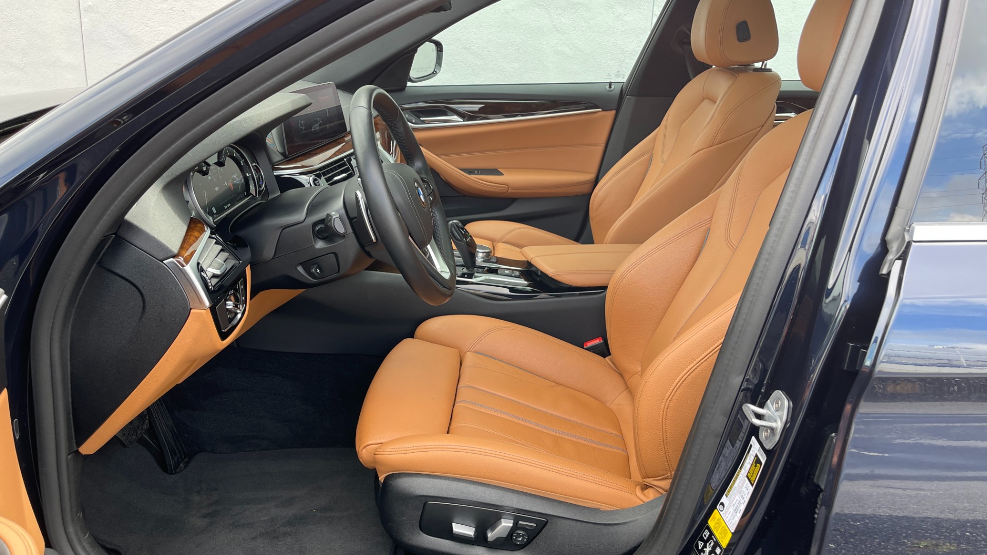 Used 2019 BMW 5 SERIES 530I XDRIVE / CONV PKG / NAV / HUD / HTD STS / SUNROOF / REARVIEW for sale $41,995 at Formula Imports in Charlotte NC 28227 29
