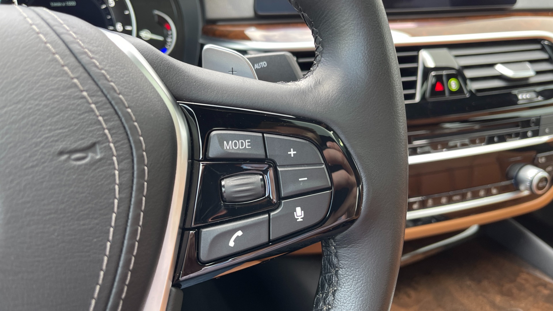 Used 2019 BMW 5 SERIES 530I XDRIVE / CONV PKG / NAV / HUD / HTD STS / SUNROOF / REARVIEW for sale Sold at Formula Imports in Charlotte NC 28227 33