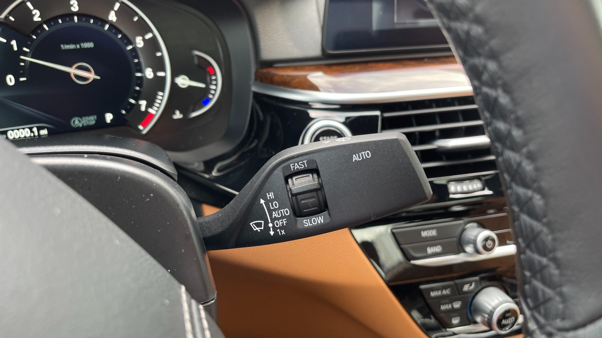 Used 2019 BMW 5 SERIES 530I XDRIVE / CONV PKG / NAV / HUD / HTD STS / SUNROOF / REARVIEW for sale Sold at Formula Imports in Charlotte NC 28227 34