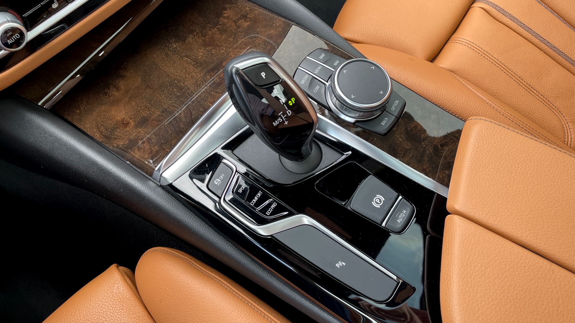 Used 2019 BMW 5 SERIES 530I XDRIVE / CONV PKG / NAV / HUD / HTD STS / SUNROOF / REARVIEW for sale $41,995 at Formula Imports in Charlotte NC 28227 41