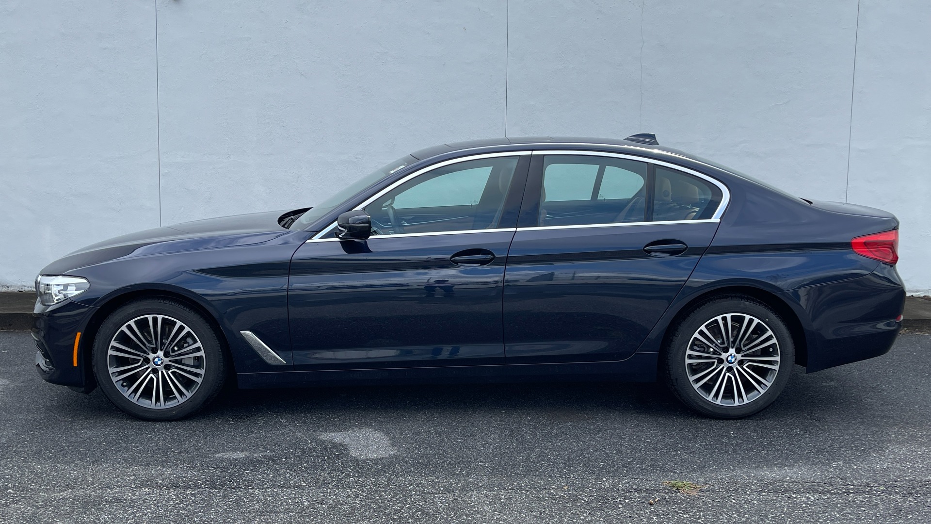 Used 2019 BMW 5 SERIES 530I XDRIVE / CONV PKG / NAV / HUD / HTD STS / SUNROOF / REARVIEW for sale Sold at Formula Imports in Charlotte NC 28227 5
