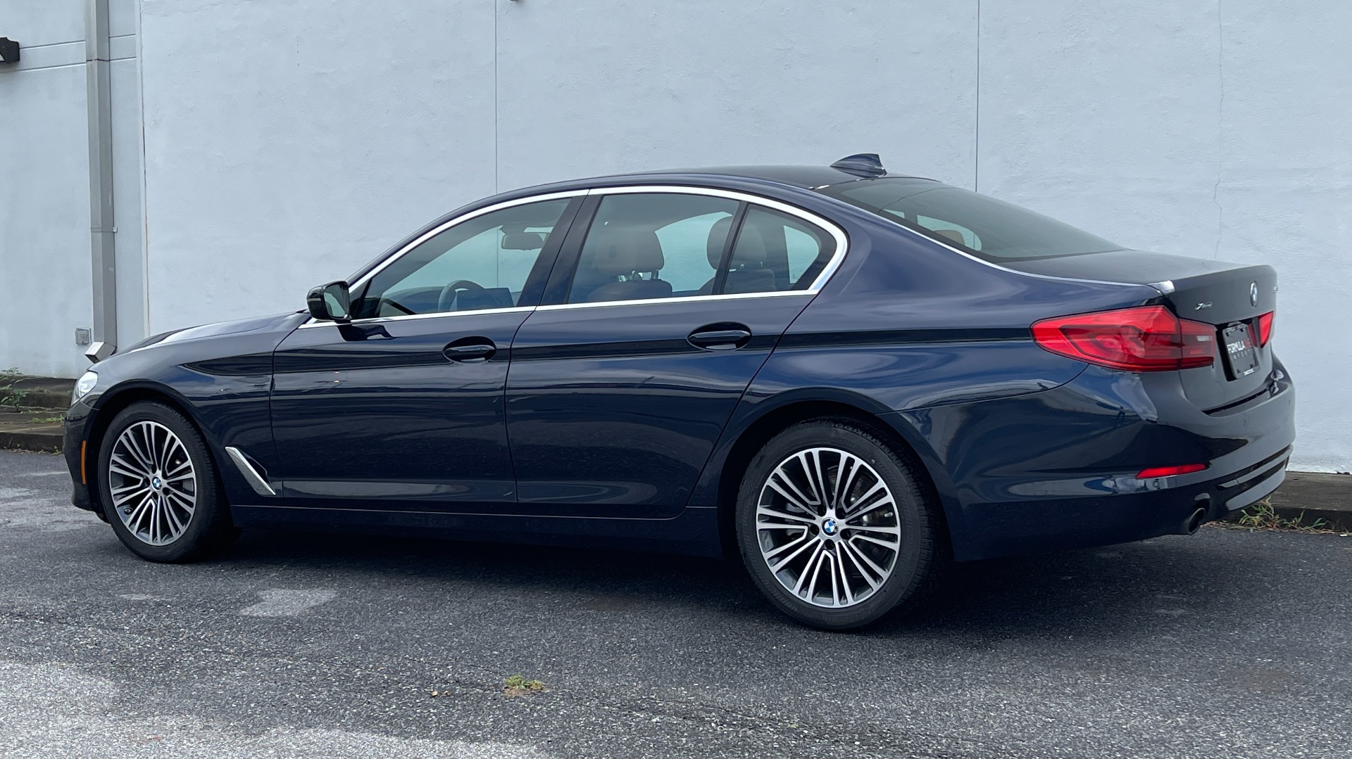 Used 2019 BMW 5 SERIES 530I XDRIVE / CONV PKG / NAV / HUD / HTD STS / SUNROOF / REARVIEW for sale Sold at Formula Imports in Charlotte NC 28227 6