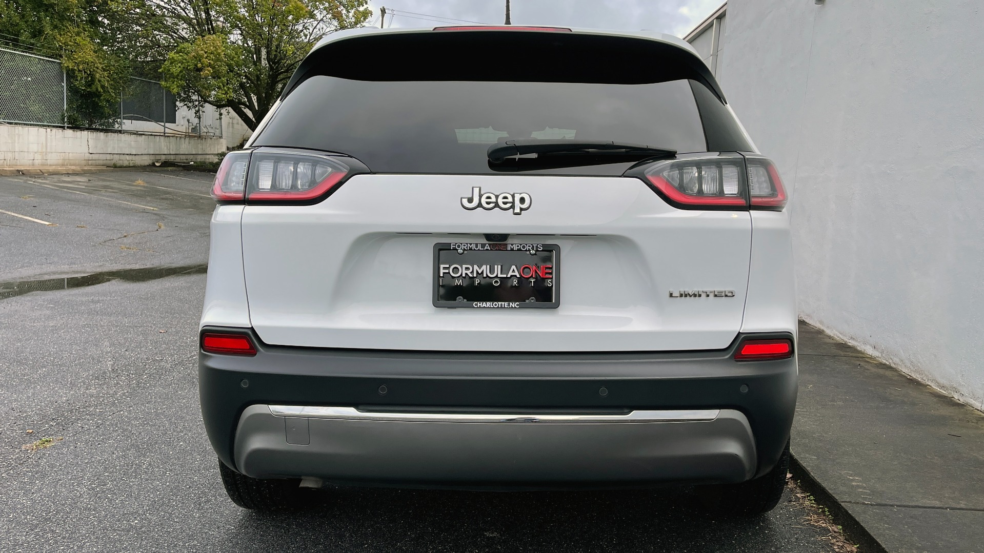 Used 2019 Jeep CHEROKEE LIMITED 2.4L / FWD / APPLE CARPLAY / KEYLESS-GO / REARVIEW for sale Sold at Formula Imports in Charlotte NC 28227 19
