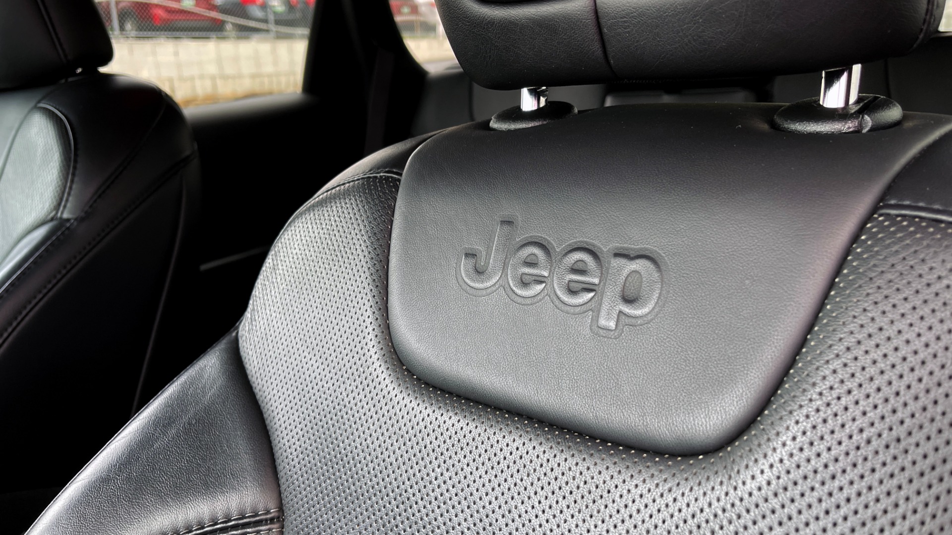 Used 2019 Jeep CHEROKEE LIMITED 2.4L / FWD / APPLE CARPLAY / KEYLESS-GO / REARVIEW for sale Sold at Formula Imports in Charlotte NC 28227 28