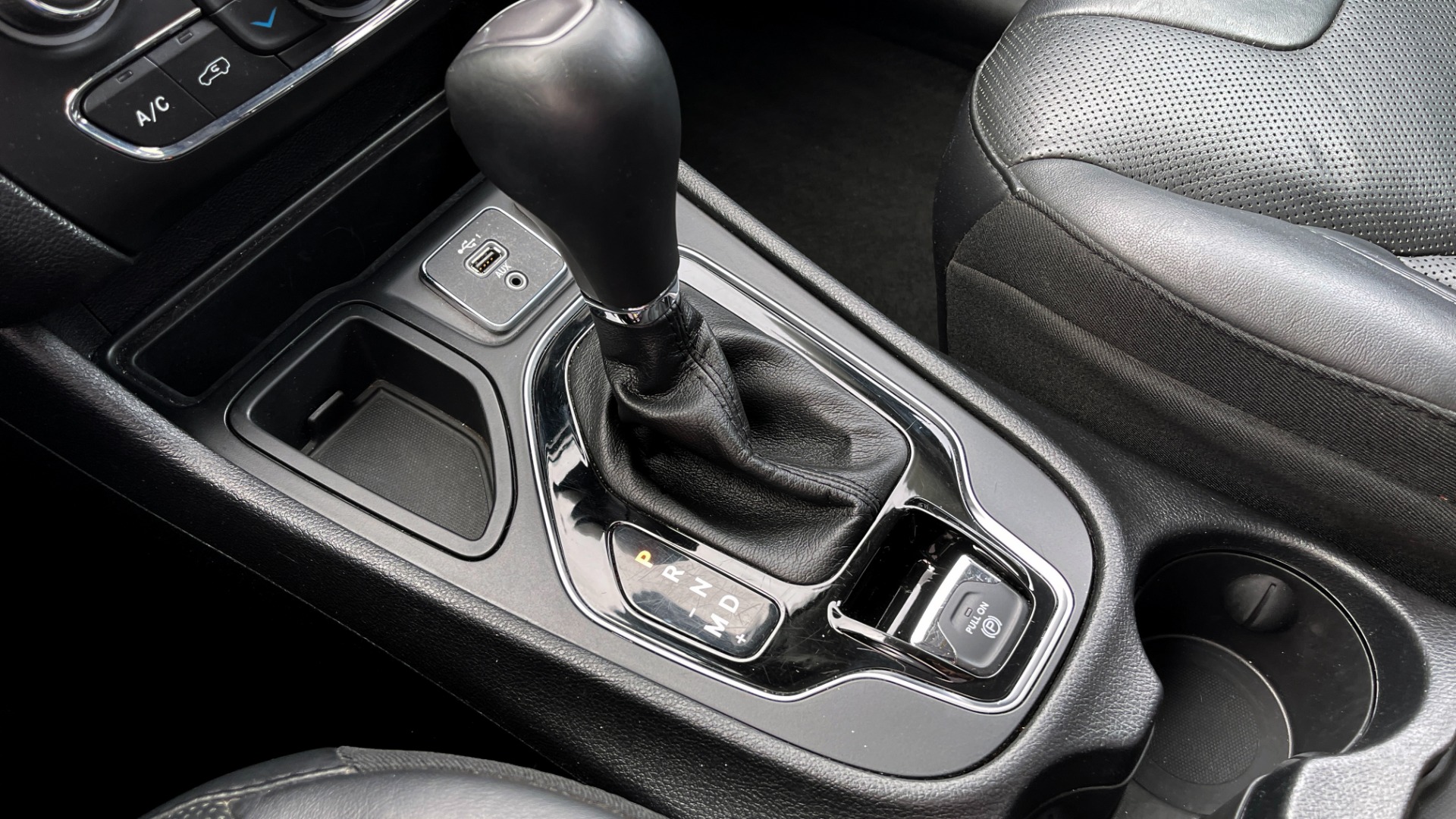 Used 2019 Jeep CHEROKEE LIMITED 2.4L / FWD / APPLE CARPLAY / KEYLESS-GO / REARVIEW for sale Sold at Formula Imports in Charlotte NC 28227 39