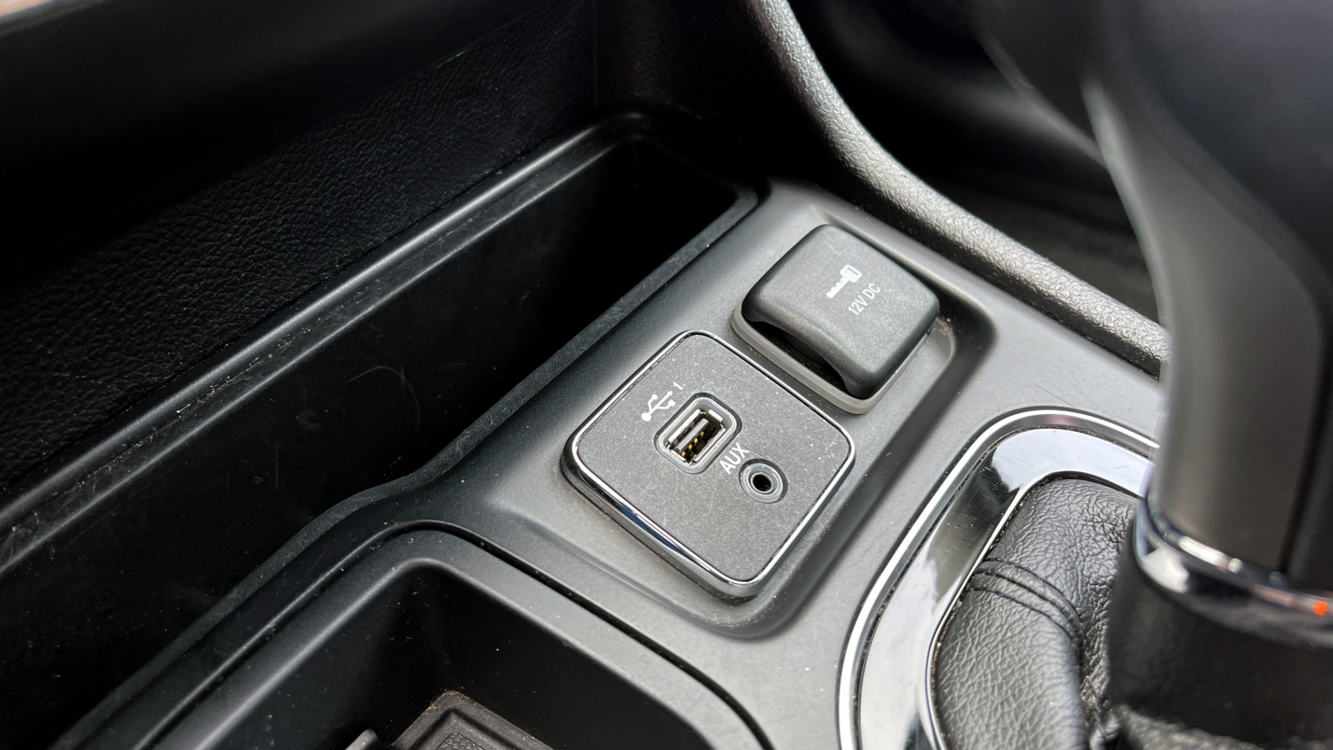 Used 2019 Jeep CHEROKEE LIMITED 2.4L / FWD / APPLE CARPLAY / KEYLESS-GO / REARVIEW for sale Sold at Formula Imports in Charlotte NC 28227 40