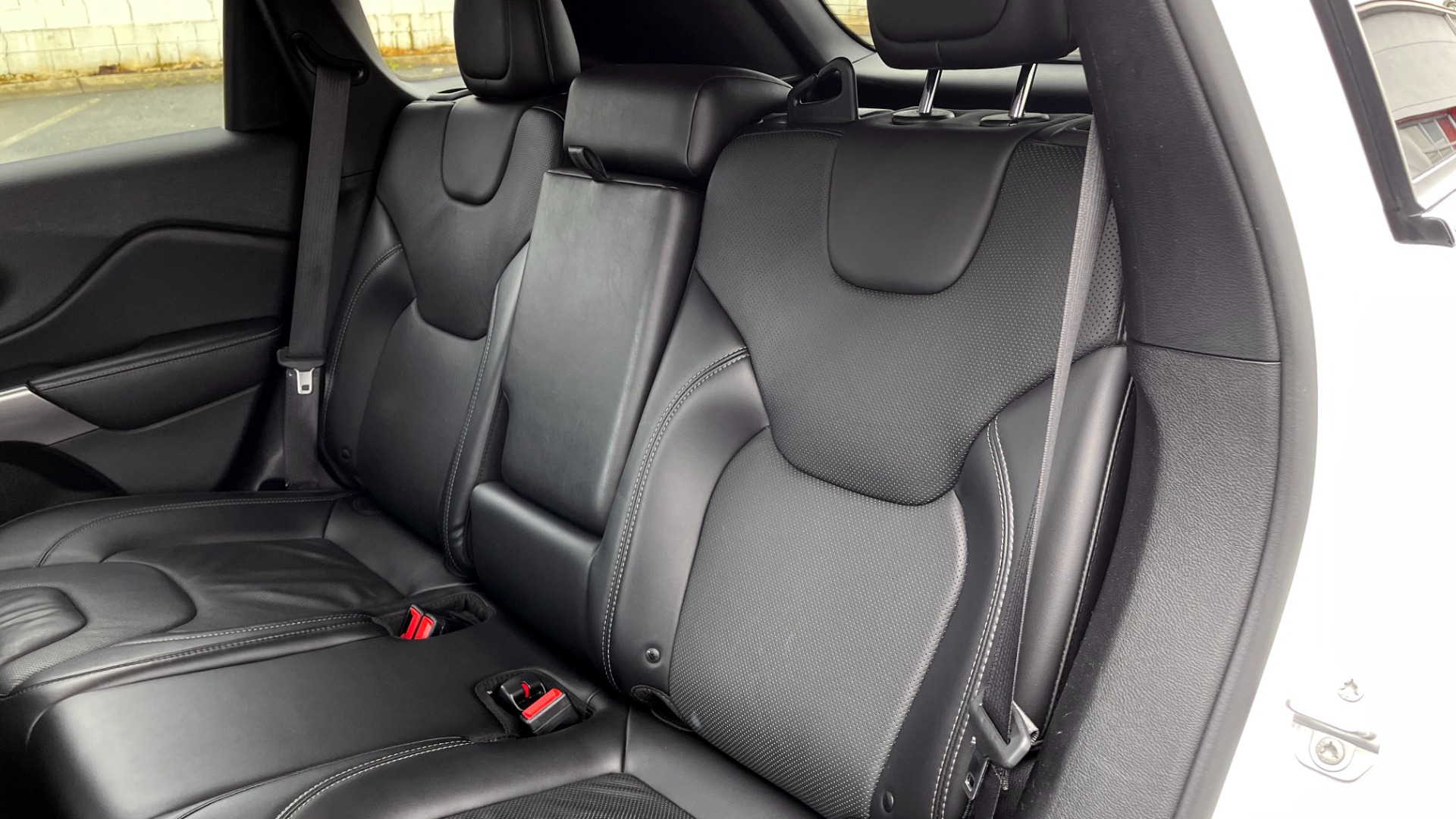 Used 2019 Jeep CHEROKEE LIMITED 2.4L / FWD / APPLE CARPLAY / KEYLESS-GO / REARVIEW for sale Sold at Formula Imports in Charlotte NC 28227 50