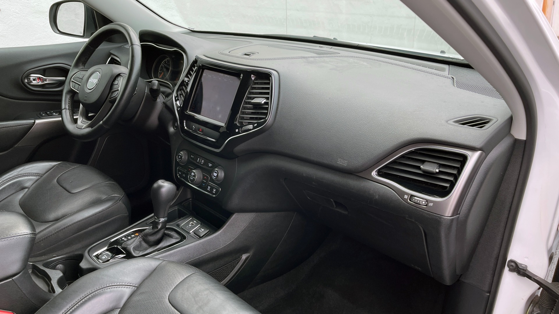 Used 2019 Jeep CHEROKEE LIMITED 2.4L / FWD / APPLE CARPLAY / KEYLESS-GO / REARVIEW for sale Sold at Formula Imports in Charlotte NC 28227 60
