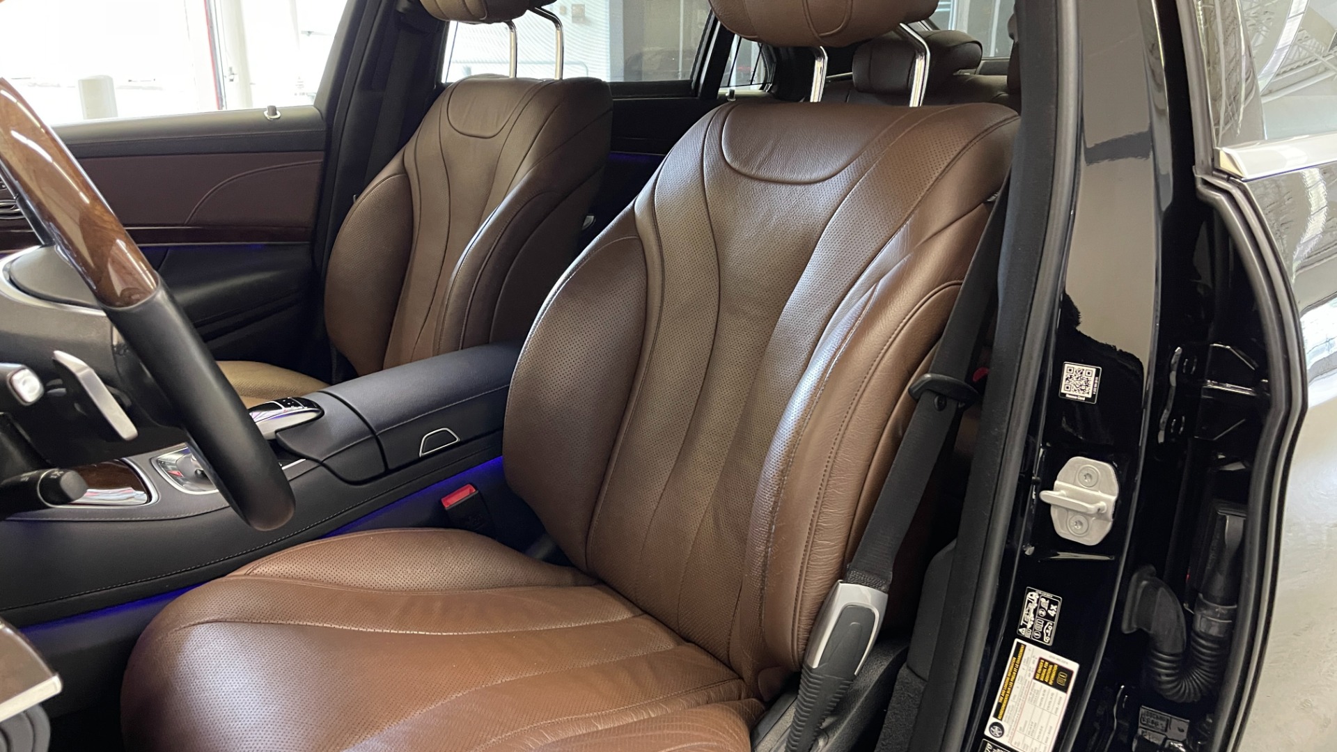 Used 2017 Mercedes-Benz S-CLASS S 550 4MATIC PREMIUM / NAV / BURMESTER / SUNROOF / REARVIEW for sale $58,995 at Formula Imports in Charlotte NC 28227 31