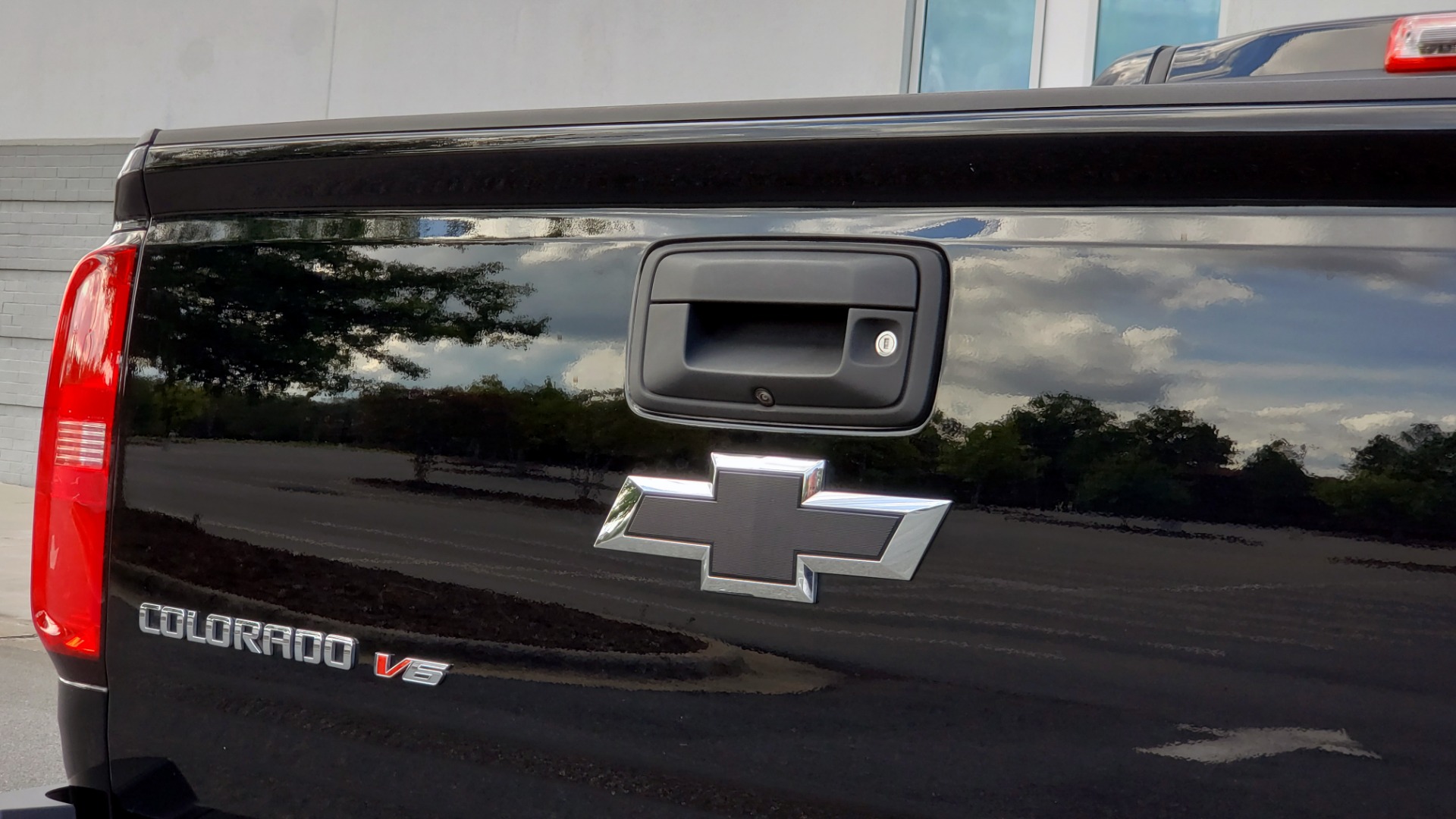Used 2019 Chevrolet COLORADO 4WD ZR2 / 3.6L V6 / 8-SPD AUTO / CREWCAB / LEATHER / BOSE / REARVIEW for sale Sold at Formula Imports in Charlotte NC 28227 32