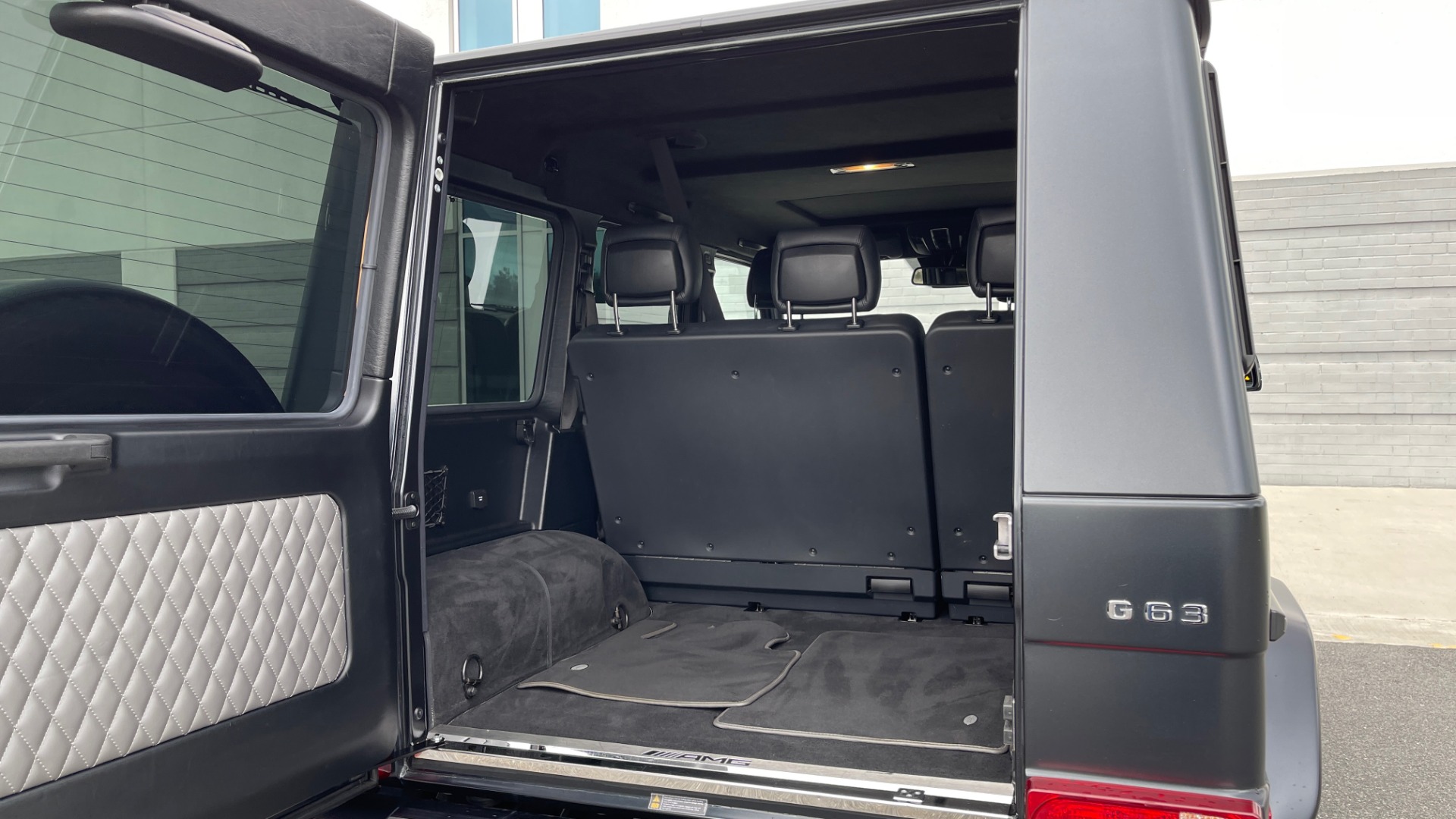 Used 2017 Mercedes-Benz G-CLASS AMG G 63 / DESIGNO PKG / NAV / SUNROOF / H/K SND / REARVIEW for sale $124,999 at Formula Imports in Charlotte NC 28227 11