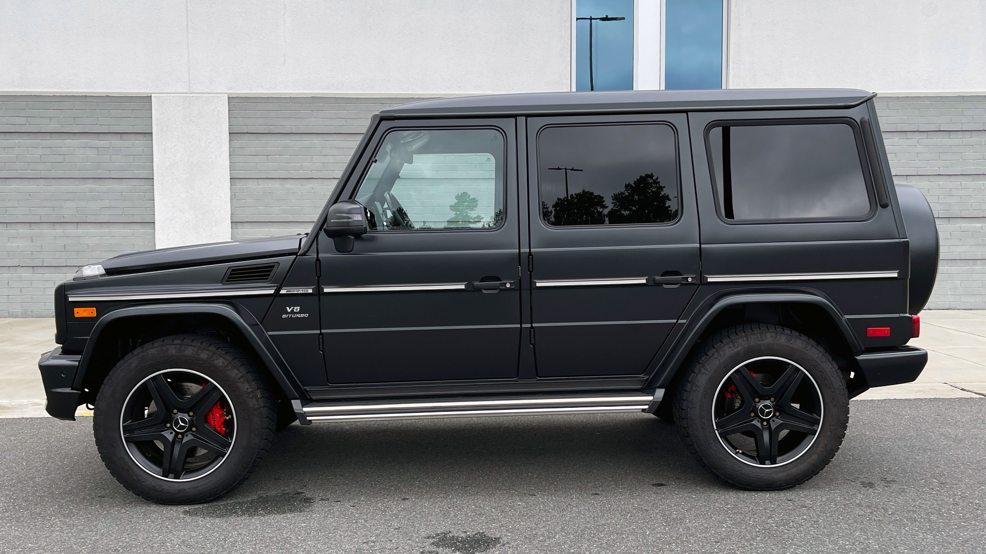 Used 2017 Mercedes-Benz G-CLASS AMG G 63 / DESIGNO PKG / NAV / SUNROOF / H/K SND / REARVIEW for sale $124,999 at Formula Imports in Charlotte NC 28227 3