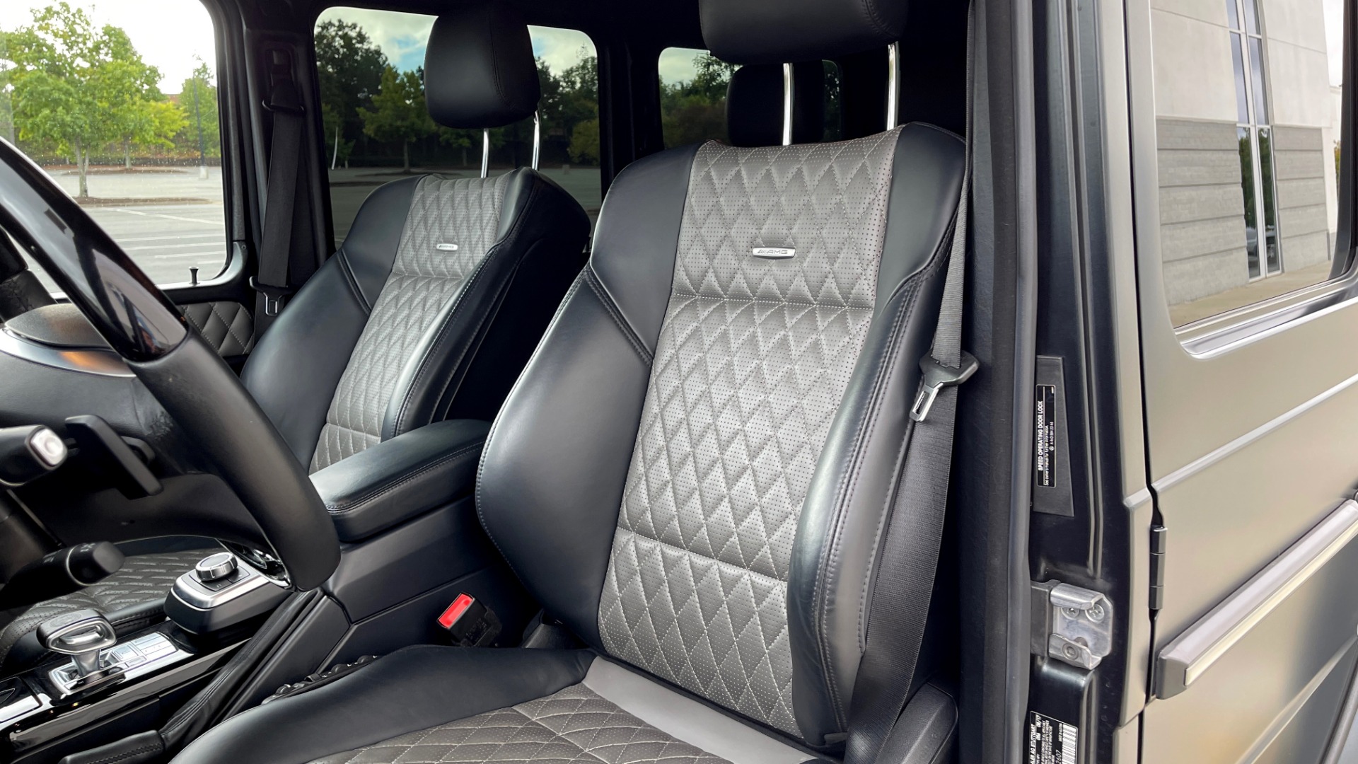 Used 2017 Mercedes-Benz G-CLASS AMG G 63 / DESIGNO PKG / NAV / SUNROOF / H/K SND / REARVIEW for sale $124,999 at Formula Imports in Charlotte NC 28227 31
