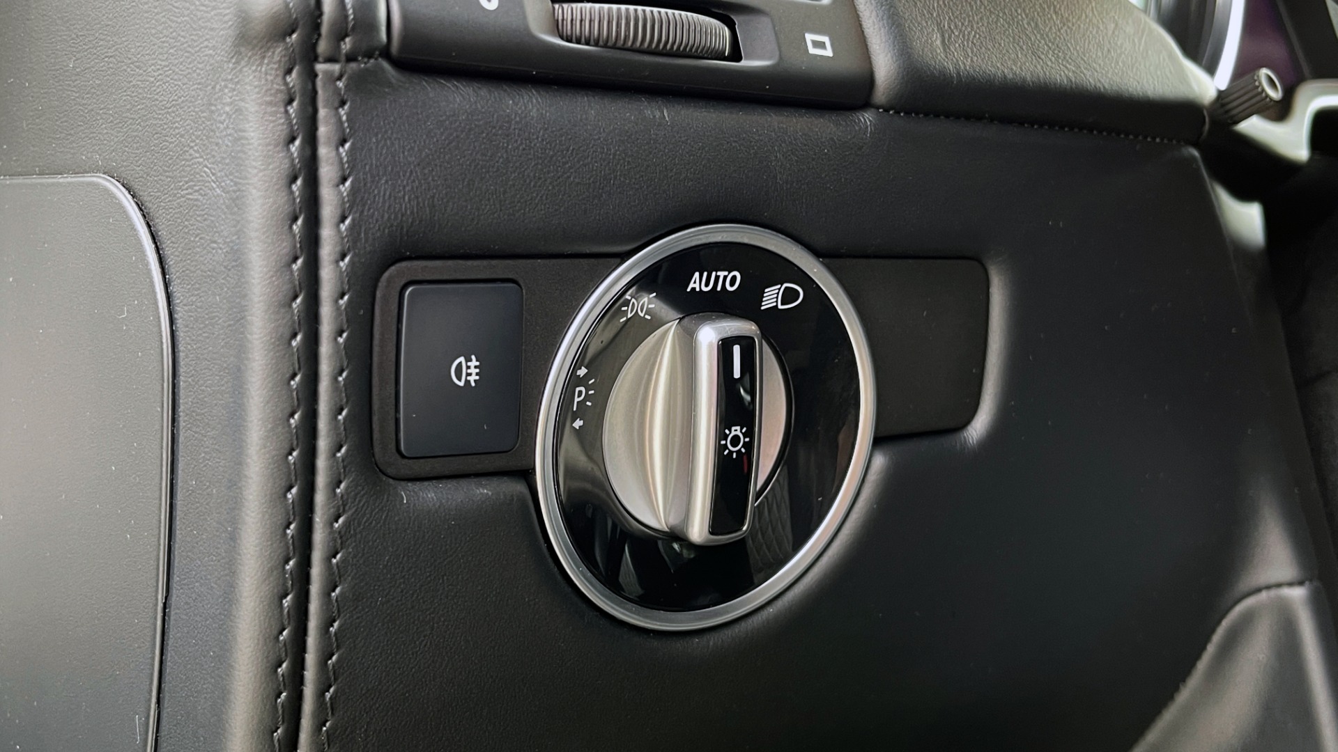 Used 2017 Mercedes-Benz G-CLASS AMG G 63 / DESIGNO PKG / NAV / SUNROOF / H/K SND / REARVIEW for sale $124,999 at Formula Imports in Charlotte NC 28227 32