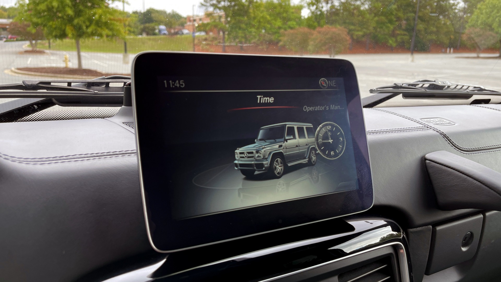 Used 2017 Mercedes-Benz G-CLASS AMG G 63 / DESIGNO PKG / NAV / SUNROOF / H/K SND / REARVIEW for sale $124,999 at Formula Imports in Charlotte NC 28227 39