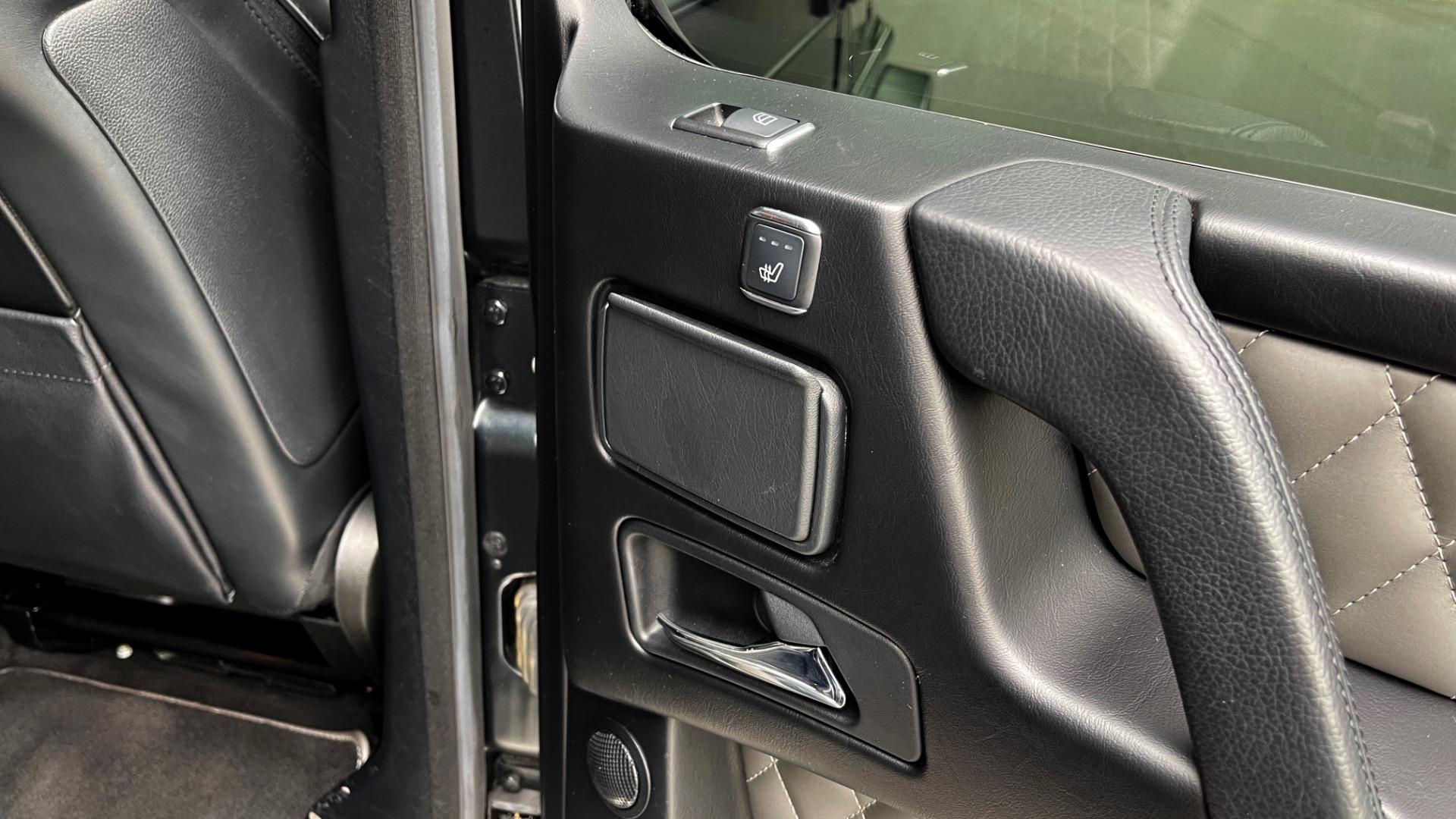 Used 2017 Mercedes-Benz G-CLASS AMG G 63 / DESIGNO PKG / NAV / SUNROOF / H/K SND / REARVIEW for sale $124,999 at Formula Imports in Charlotte NC 28227 48
