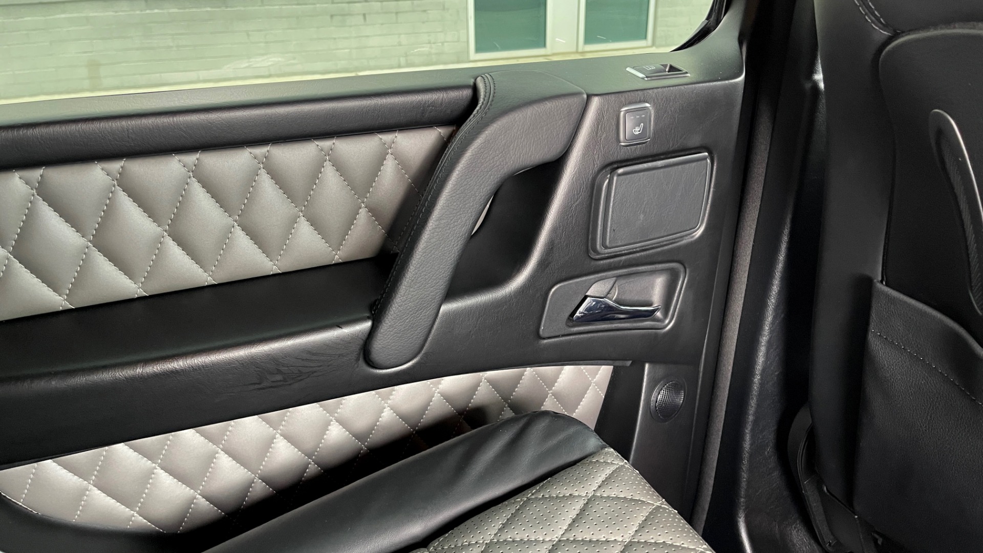 Used 2017 Mercedes-Benz G-CLASS AMG G 63 / DESIGNO PKG / NAV / SUNROOF / H/K SND / REARVIEW for sale $124,999 at Formula Imports in Charlotte NC 28227 54