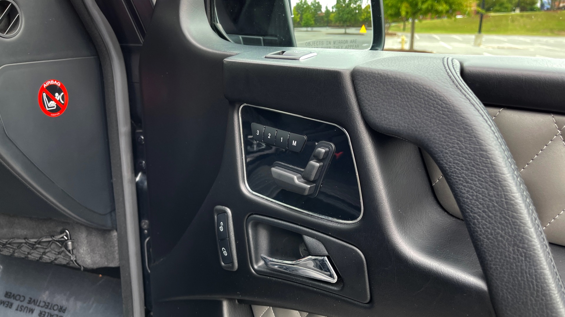 Used 2017 Mercedes-Benz G-CLASS AMG G 63 / DESIGNO PKG / NAV / SUNROOF / H/K SND / REARVIEW for sale $124,999 at Formula Imports in Charlotte NC 28227 56
