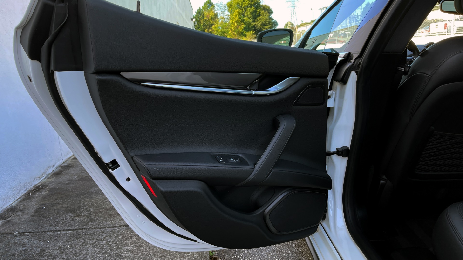 Used 2018 Maserati GHIBLI SEDAN / RWD / 3.0L V6 / SUNROOF / NAV / REARVIEW for sale Sold at Formula Imports in Charlotte NC 28227 50