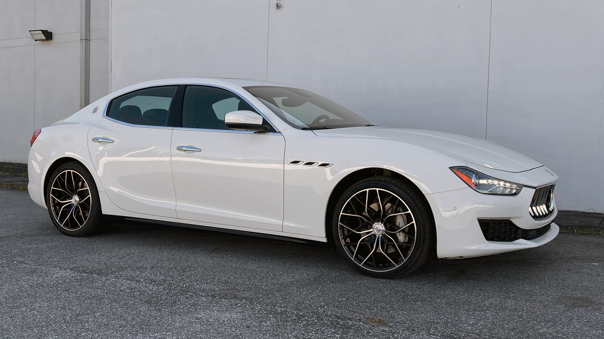 Used 2018 Maserati Ghibli for sale Sold at Formula Imports in Charlotte NC 28227 9