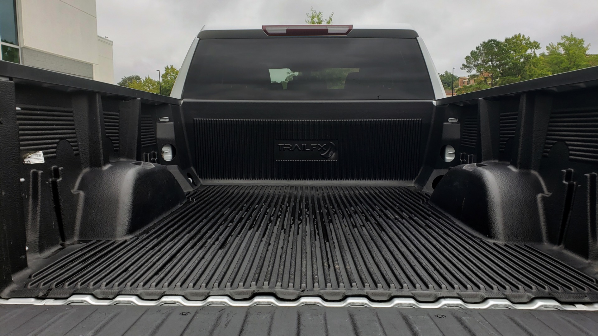 Used 2020 Chevrolet SILVERADO 1500 LT DOUBLE CAB / 4X4 / 5.3L / 22IN WHEELS / REARVIEW for sale Sold at Formula Imports in Charlotte NC 28227 11