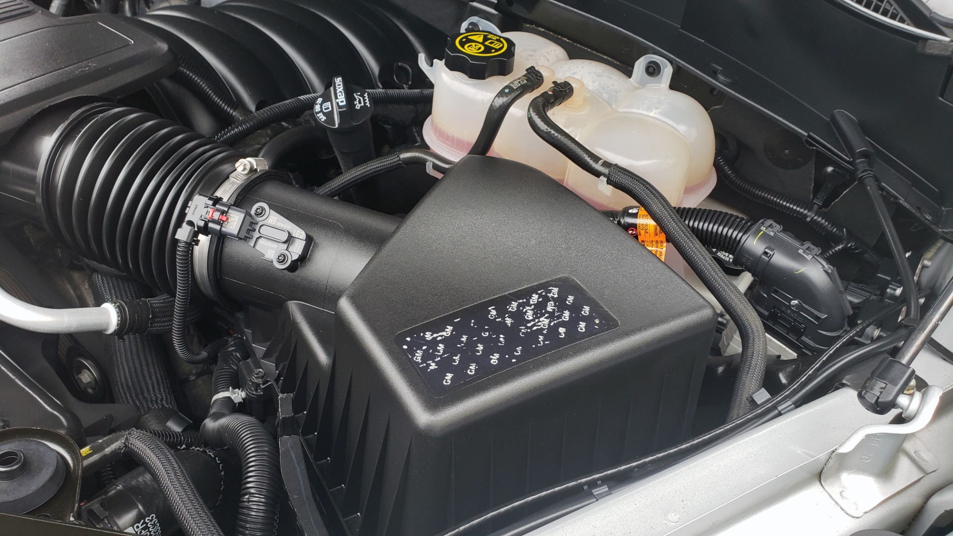 Used 2020 Chevrolet SILVERADO 1500 LT 4WD DOUBLECAB 147 WB / 5.3L V8 / BEDLINER / REARVIEW for sale $41,995 at Formula Imports in Charlotte NC 28227 16
