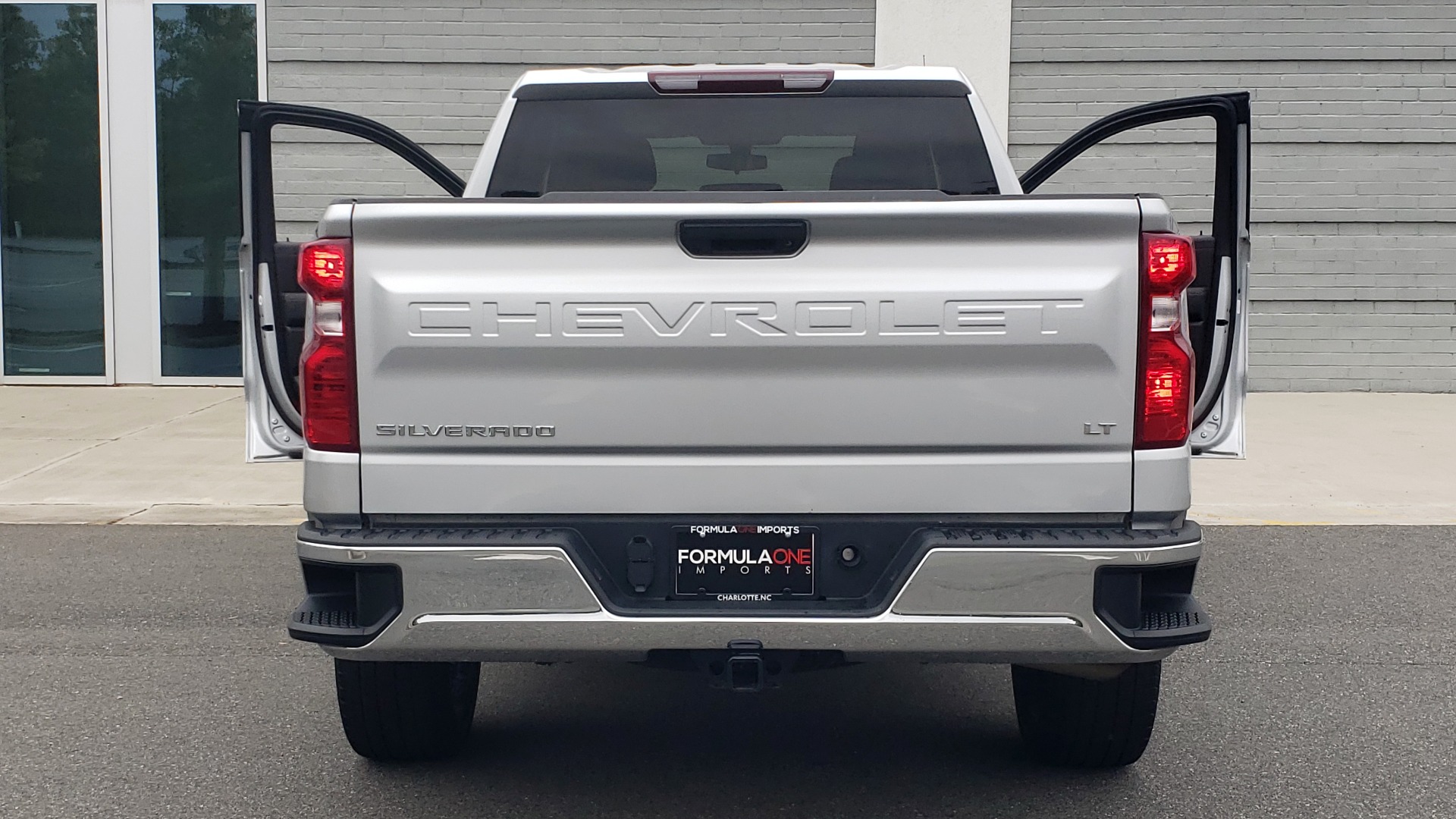 Used 2020 Chevrolet SILVERADO 1500 LT DOUBLE CAB / 4X4 / 5.3L / 22IN WHEELS / REARVIEW for sale Sold at Formula Imports in Charlotte NC 28227 26