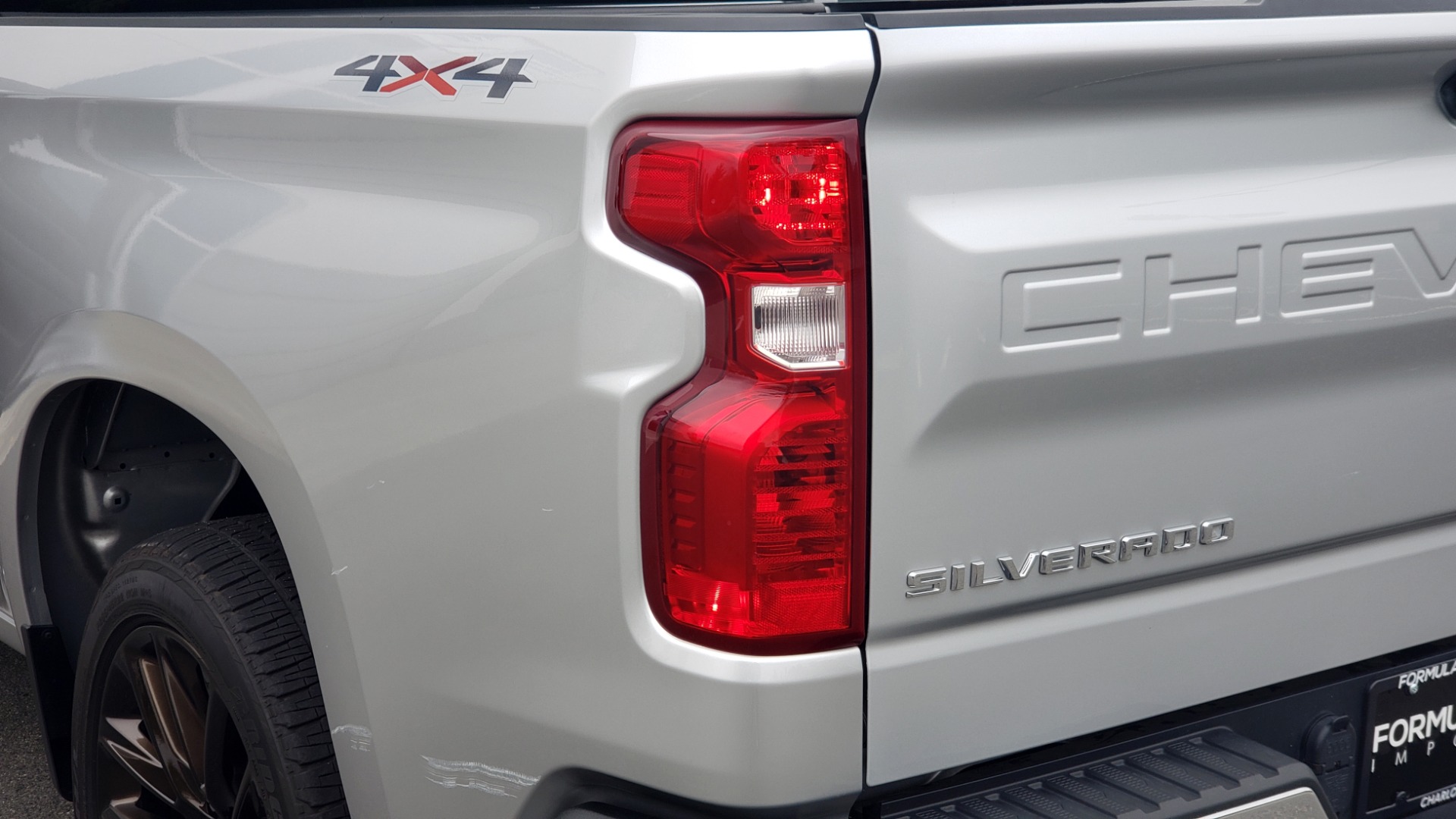 Used 2020 Chevrolet SILVERADO 1500 LT DOUBLE CAB / 4X4 / 5.3L / 22IN WHEELS / REARVIEW for sale Sold at Formula Imports in Charlotte NC 28227 27
