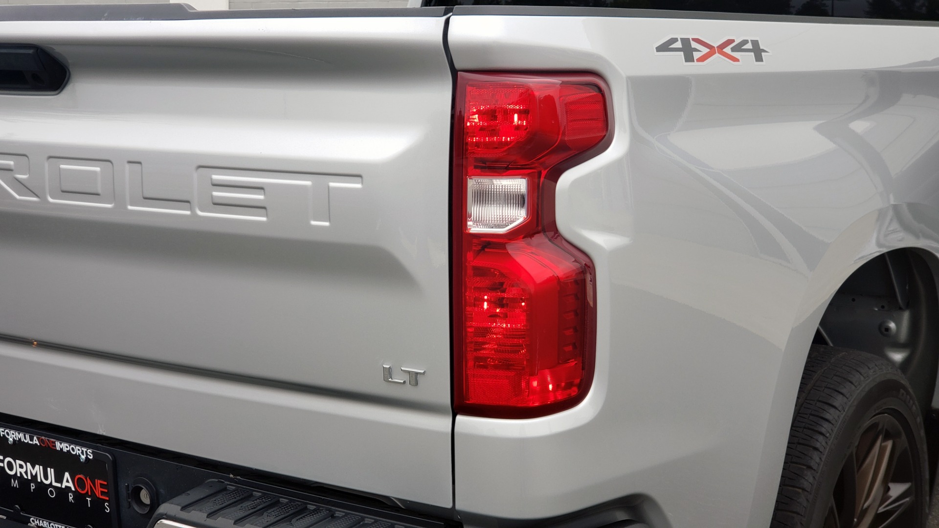 Used 2020 Chevrolet SILVERADO 1500 LT DOUBLE CAB / 4X4 / 5.3L / 22IN WHEELS / REARVIEW for sale Sold at Formula Imports in Charlotte NC 28227 28