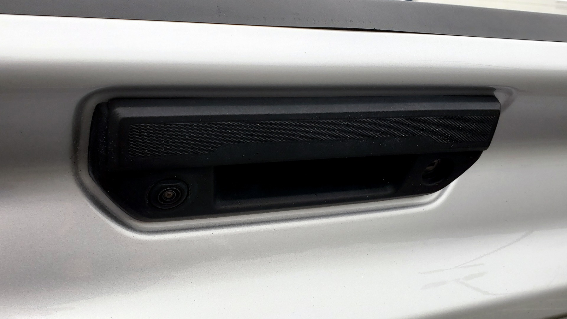 Used 2020 Chevrolet SILVERADO 1500 LT 4WD DOUBLECAB 147 WB / 5.3L V8 / BEDLINER / REARVIEW for sale $41,995 at Formula Imports in Charlotte NC 28227 30