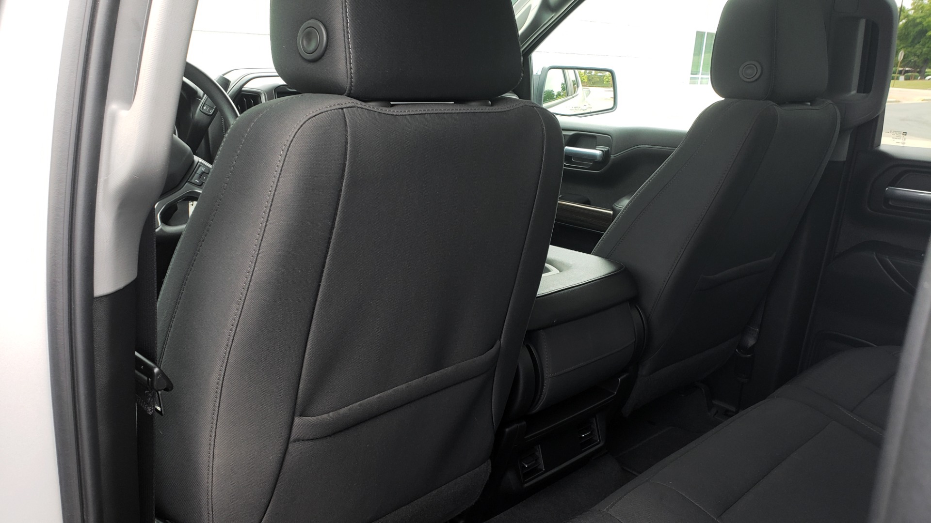 Used 2020 Chevrolet SILVERADO 1500 LT 4WD DOUBLECAB 147 WB / 5.3L V8 / BEDLINER / REARVIEW for sale $41,995 at Formula Imports in Charlotte NC 28227 54