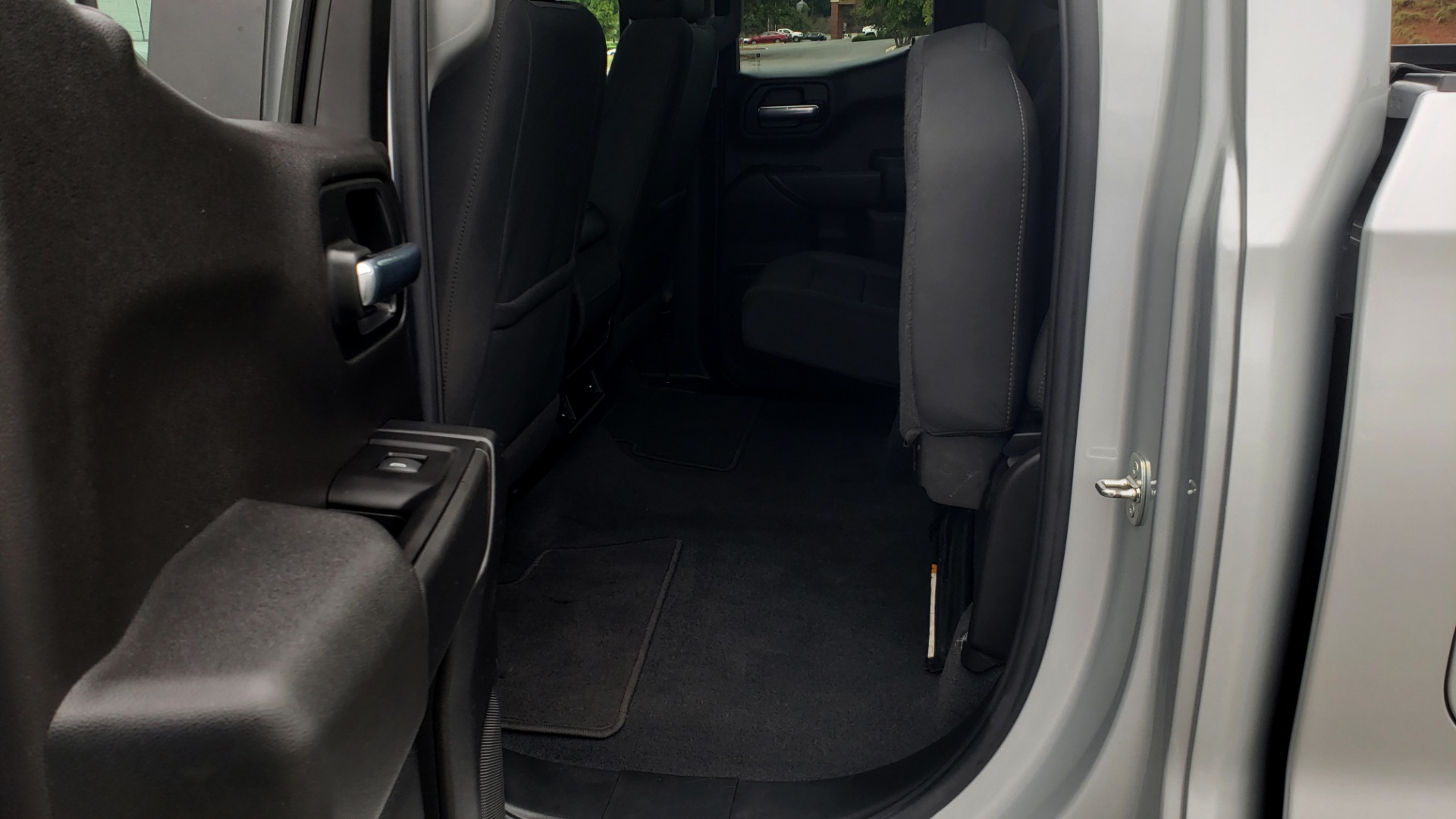 Used 2020 Chevrolet SILVERADO 1500 LT 4WD DOUBLECAB 147 WB / 5.3L V8 / BEDLINER / REARVIEW for sale $41,995 at Formula Imports in Charlotte NC 28227 56