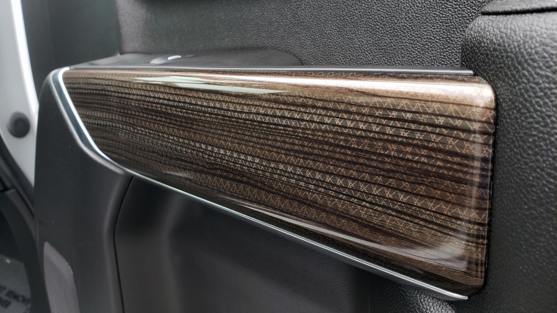 Used 2020 Chevrolet SILVERADO 1500 LT 4WD DOUBLECAB 147 WB / 5.3L V8 / BEDLINER / REARVIEW for sale $41,995 at Formula Imports in Charlotte NC 28227 58