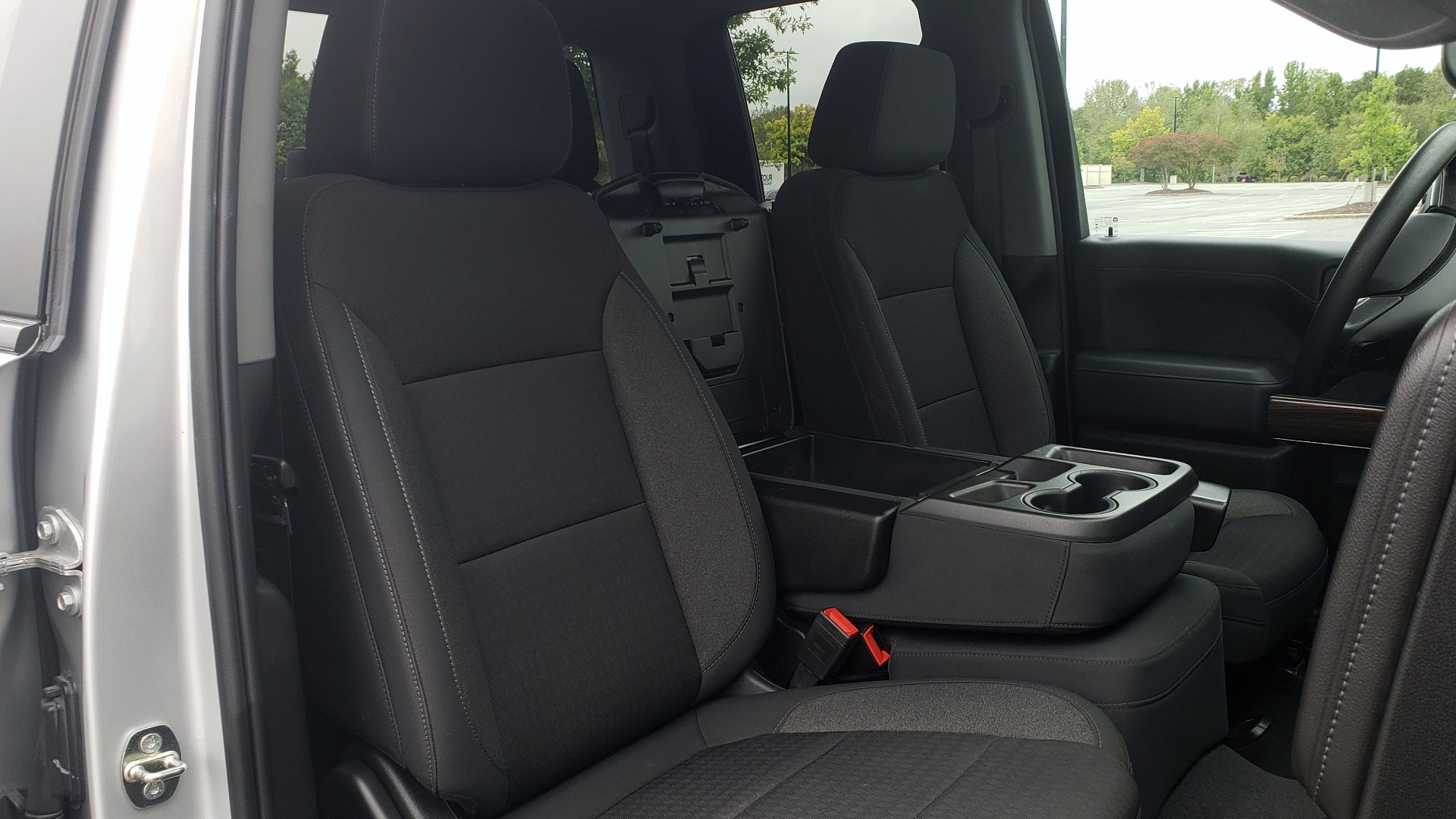 Used 2020 Chevrolet SILVERADO 1500 LT DOUBLE CAB / 4X4 / 5.3L / 22IN WHEELS / REARVIEW for sale Sold at Formula Imports in Charlotte NC 28227 60