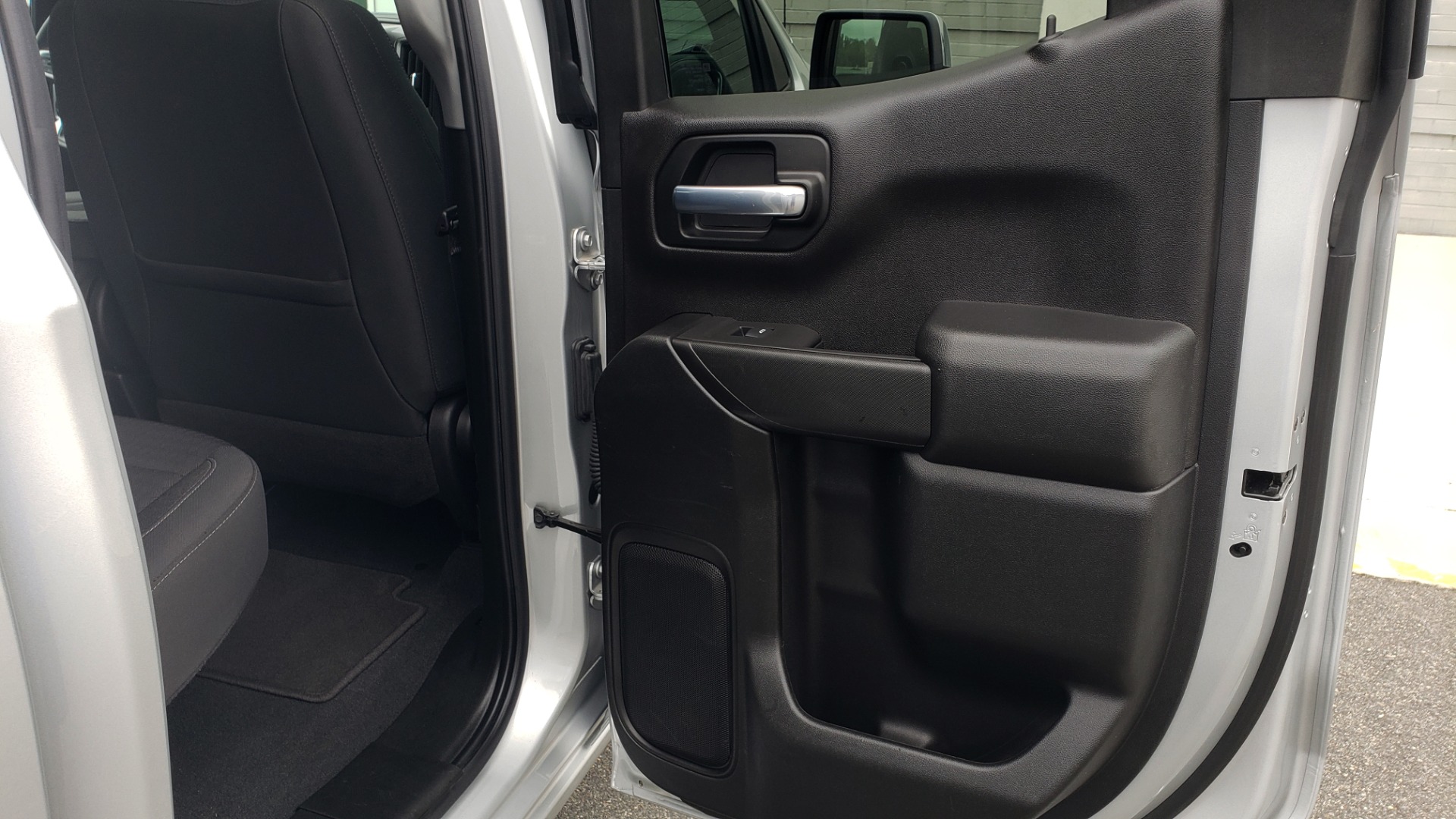 Used 2020 Chevrolet SILVERADO 1500 LT 4WD DOUBLECAB 147 WB / 5.3L V8 / BEDLINER / REARVIEW for sale $41,995 at Formula Imports in Charlotte NC 28227 62