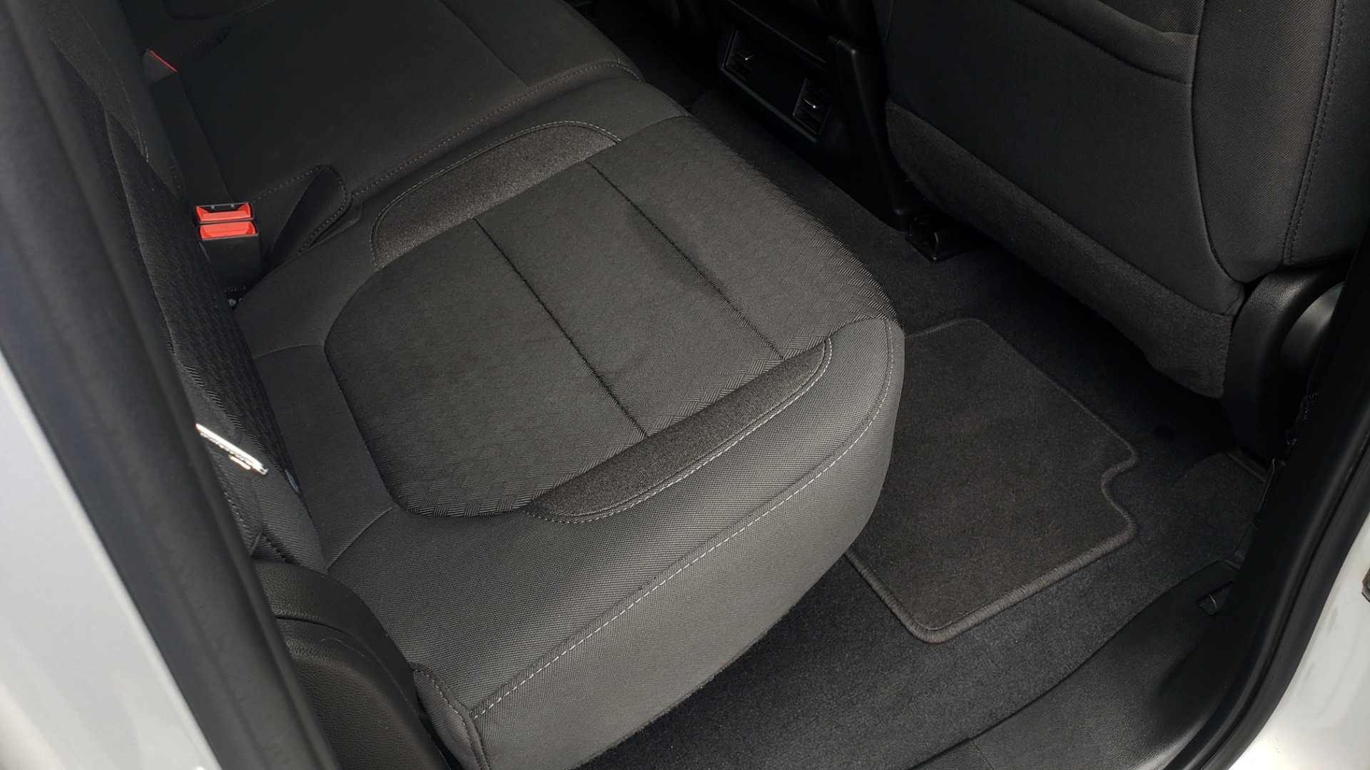 Used 2020 Chevrolet SILVERADO 1500 LT 4WD DOUBLECAB 147 WB / 5.3L V8 / BEDLINER / REARVIEW for sale $41,995 at Formula Imports in Charlotte NC 28227 63