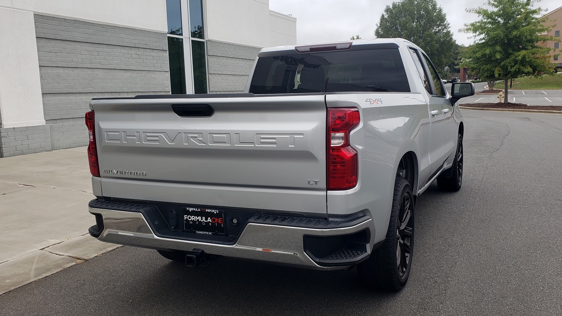 Used 2020 Chevrolet SILVERADO 1500 LT DOUBLE CAB / 4X4 / 5.3L / 22IN WHEELS / REARVIEW for sale Sold at Formula Imports in Charlotte NC 28227 7