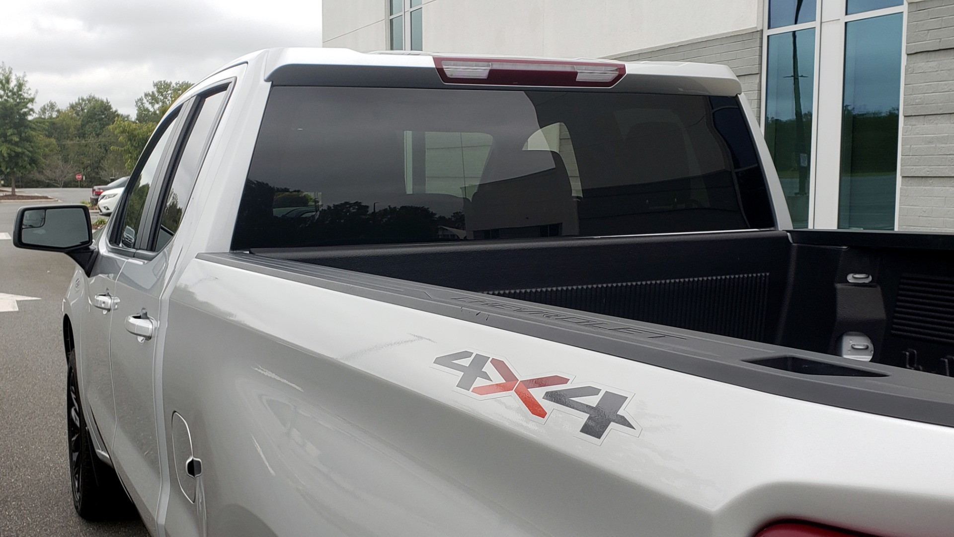 Used 2020 Chevrolet SILVERADO 1500 LT 4WD DOUBLECAB 147 WB / 5.3L V8 / BEDLINER / REARVIEW for sale $41,995 at Formula Imports in Charlotte NC 28227 8