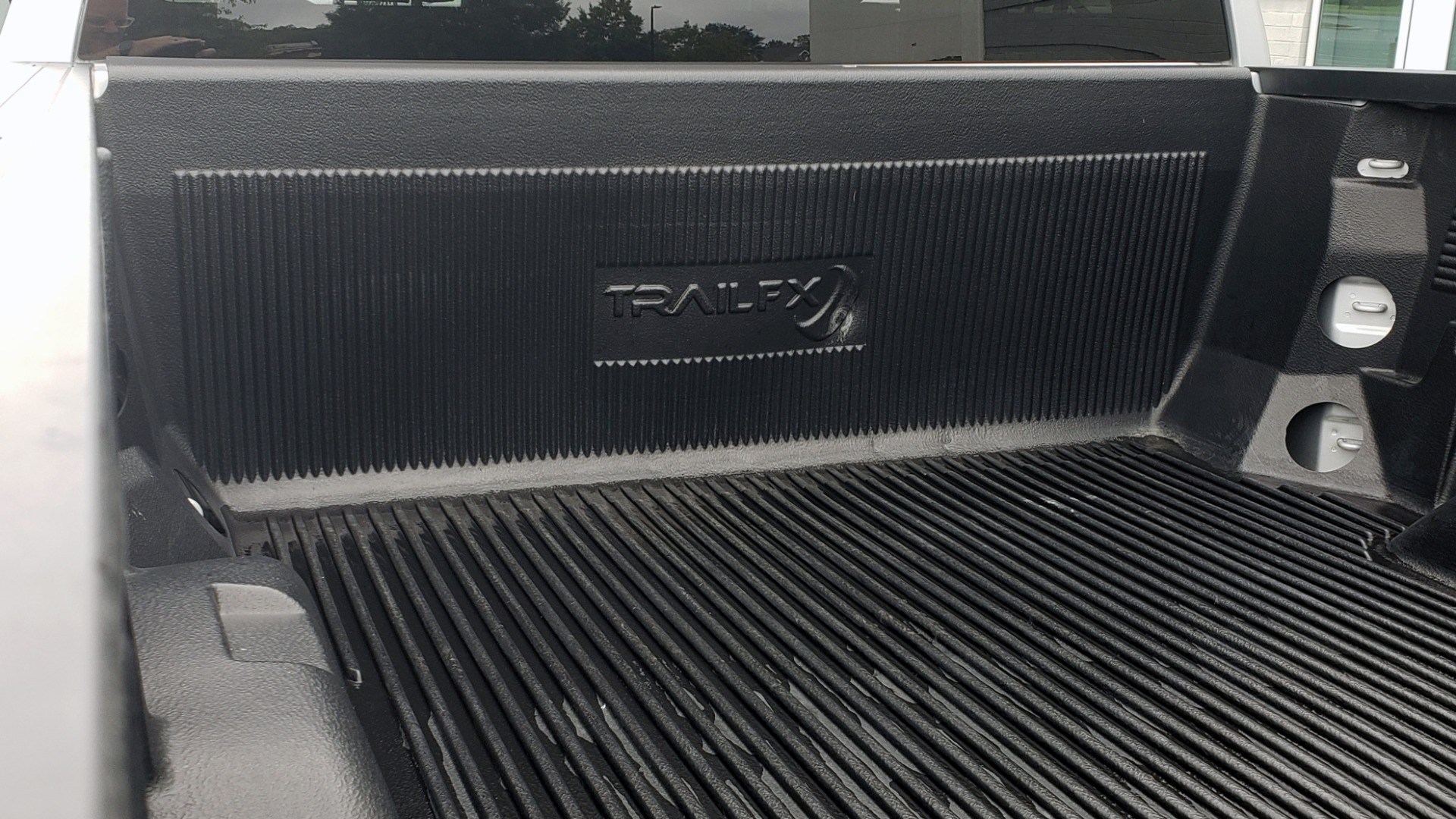 Used 2020 Chevrolet SILVERADO 1500 LT 4WD DOUBLECAB 147 WB / 5.3L V8 / BEDLINER / REARVIEW for sale $41,995 at Formula Imports in Charlotte NC 28227 9