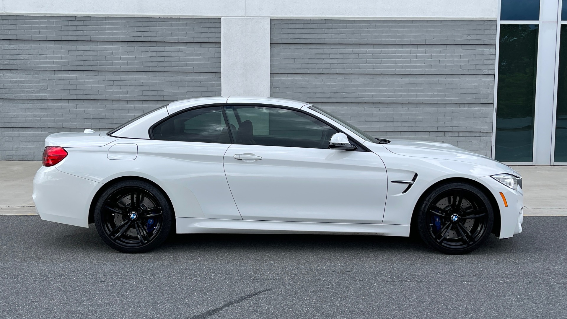 Used 2016 BMW M4 CONVERTIBLE 3.0L / 7-SPD AUTO / EXECUTIVE / ADAPT M SUSP / REARVIEW for sale Sold at Formula Imports in Charlotte NC 28227 38