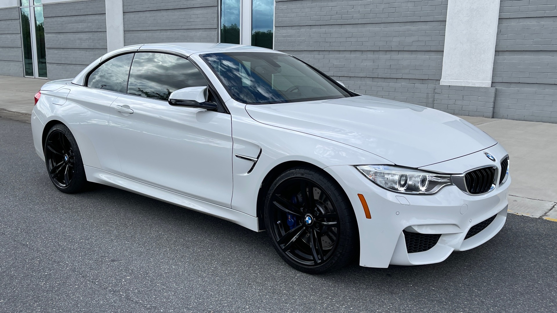 Used 2016 BMW M4 CONVERTIBLE 3.0L / 7-SPD AUTO / EXECUTIVE / ADAPT M SUSP / REARVIEW for sale Sold at Formula Imports in Charlotte NC 28227 39
